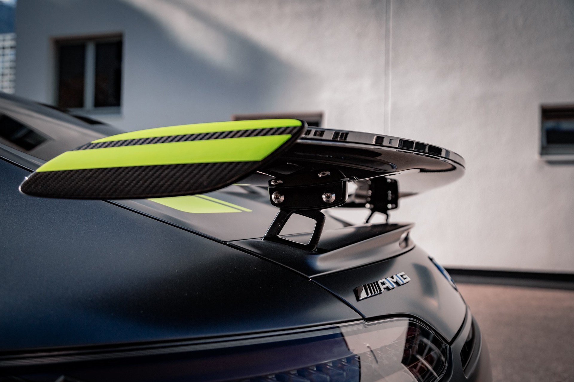 MERCEDES-BENZ AMG GT R Pro Speedshift DCT-image-12