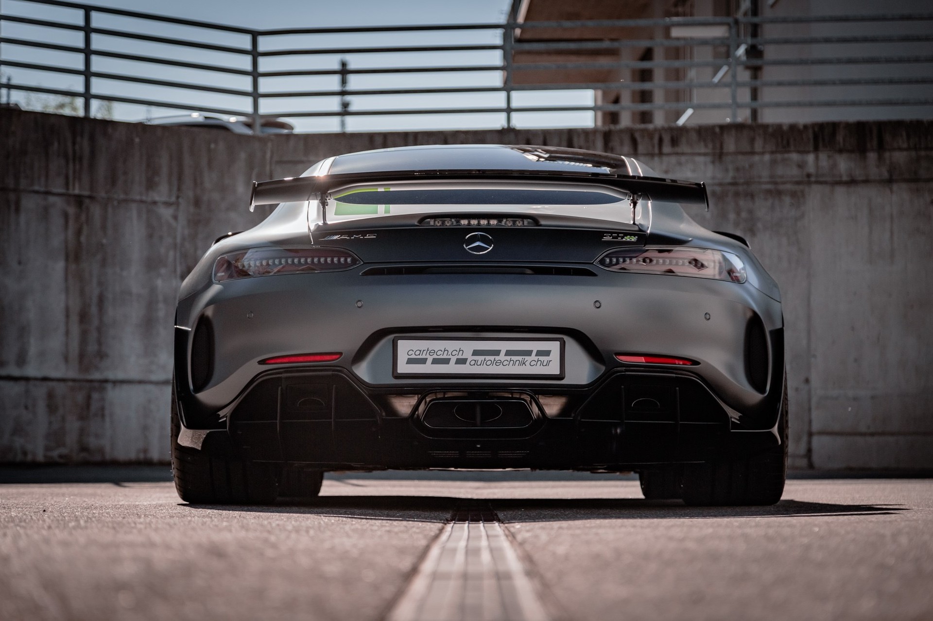 MERCEDES-BENZ AMG GT R Pro Speedshift DCT-image-14