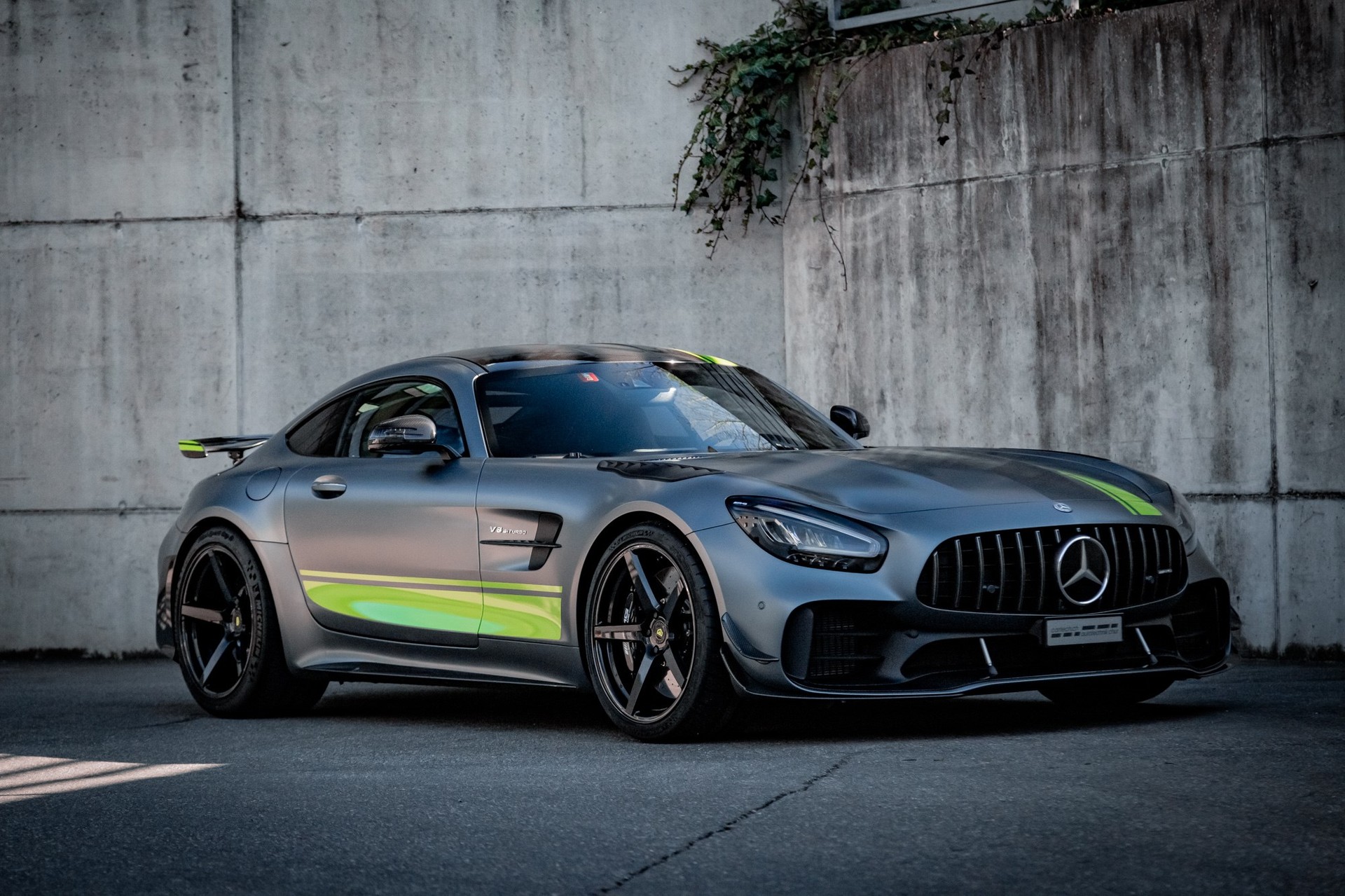 MERCEDES-BENZ AMG GT R Pro Speedshift DCT-image-19