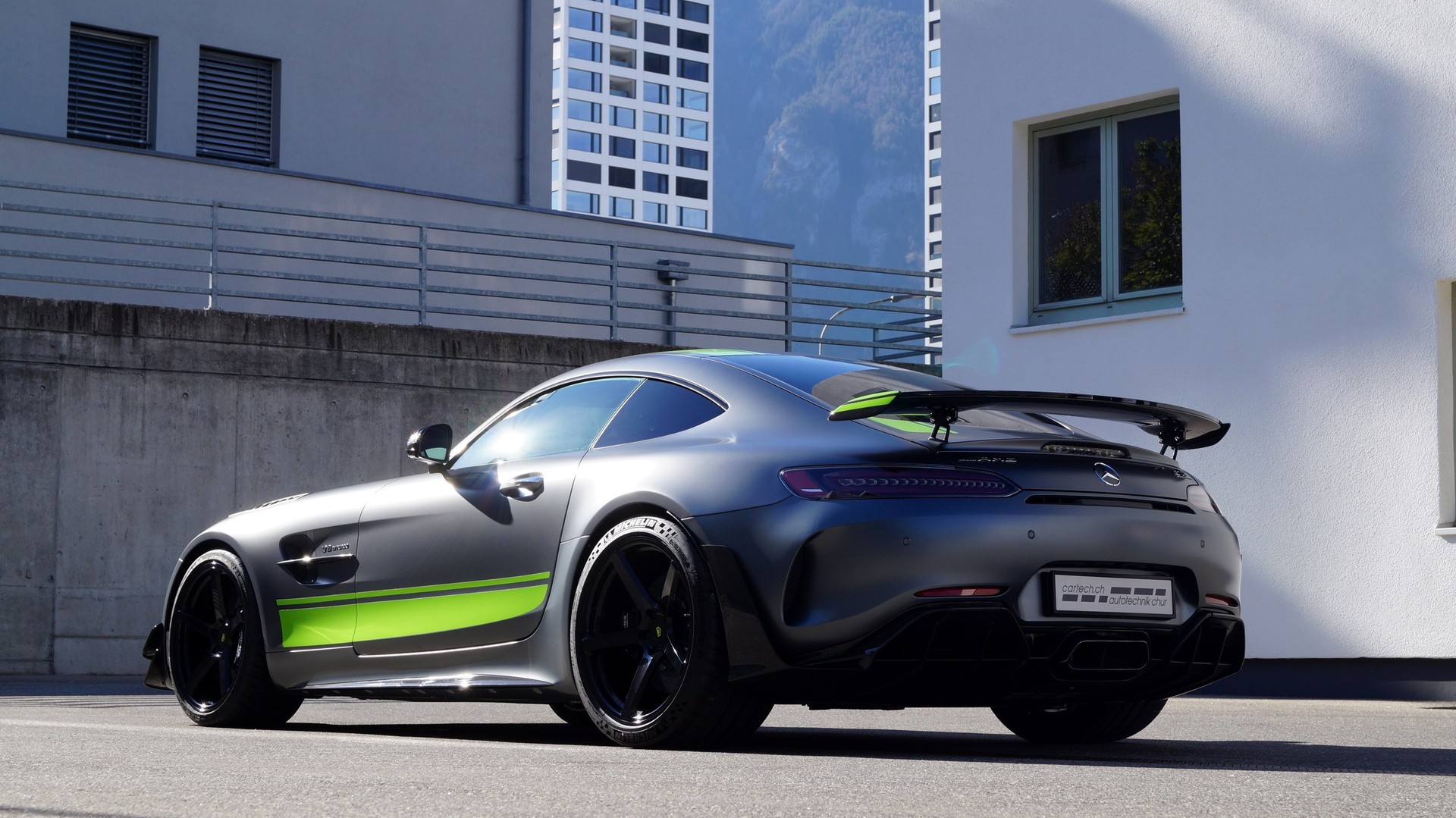 MERCEDES-BENZ AMG GT R Pro Speedshift DCT-image-4