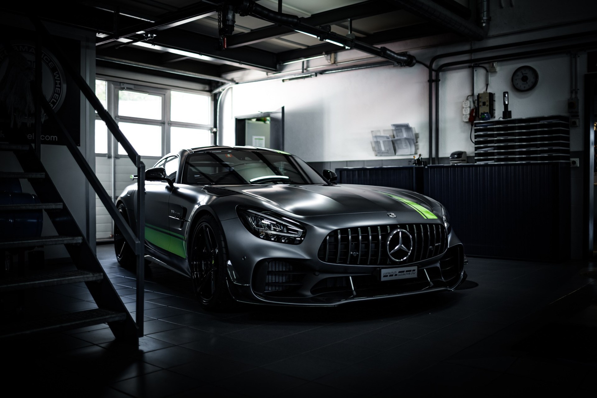 MERCEDES-BENZ AMG GT R Pro Speedshift DCT-image-8
