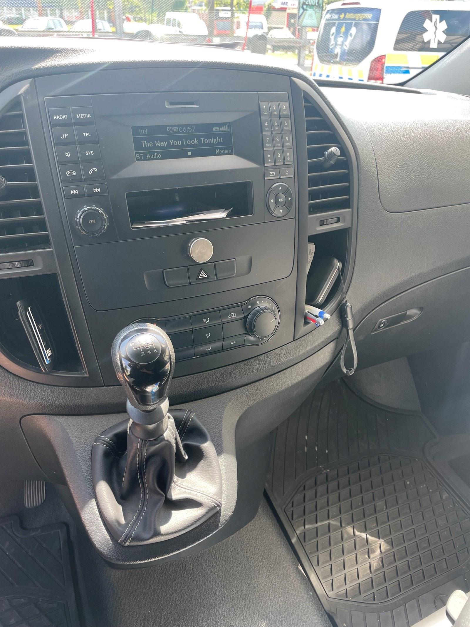 MERCEDES-BENZ Vito 111 BlueTEC Euro 6-image-4