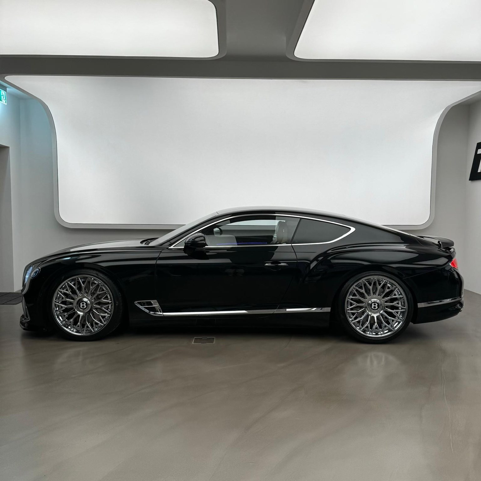 BENTLEY Continental GT 6.0 W12-image-3