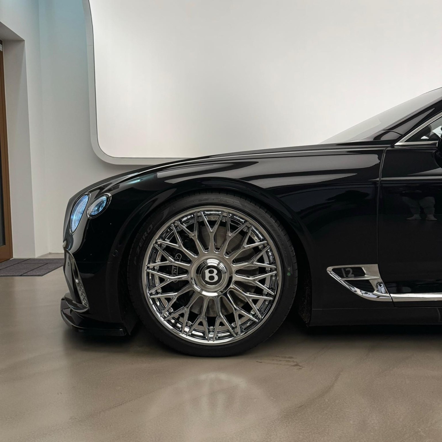 BENTLEY Continental GT 6.0 W12-image-2