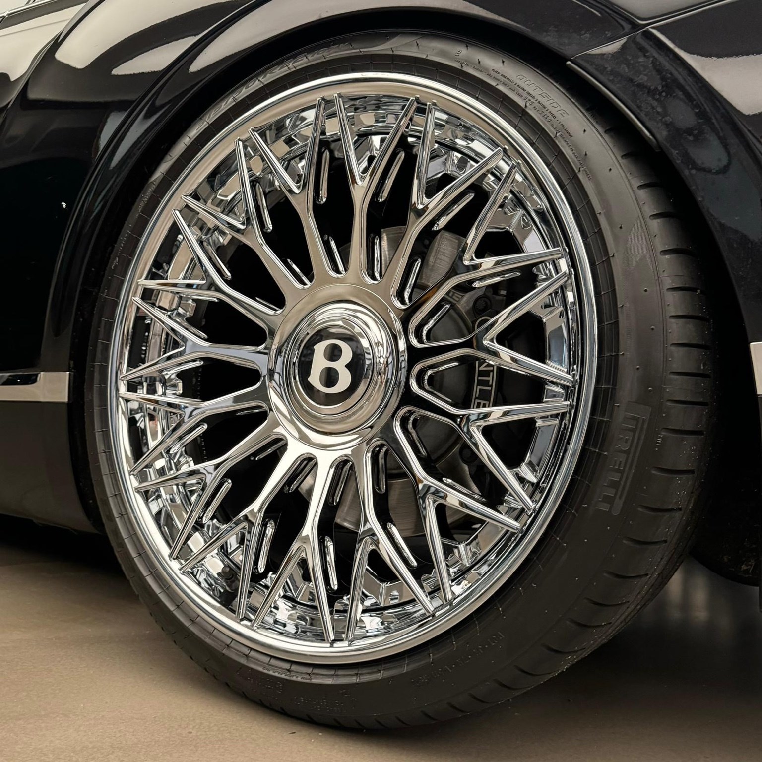 BENTLEY Continental GT 6.0 W12-image-5
