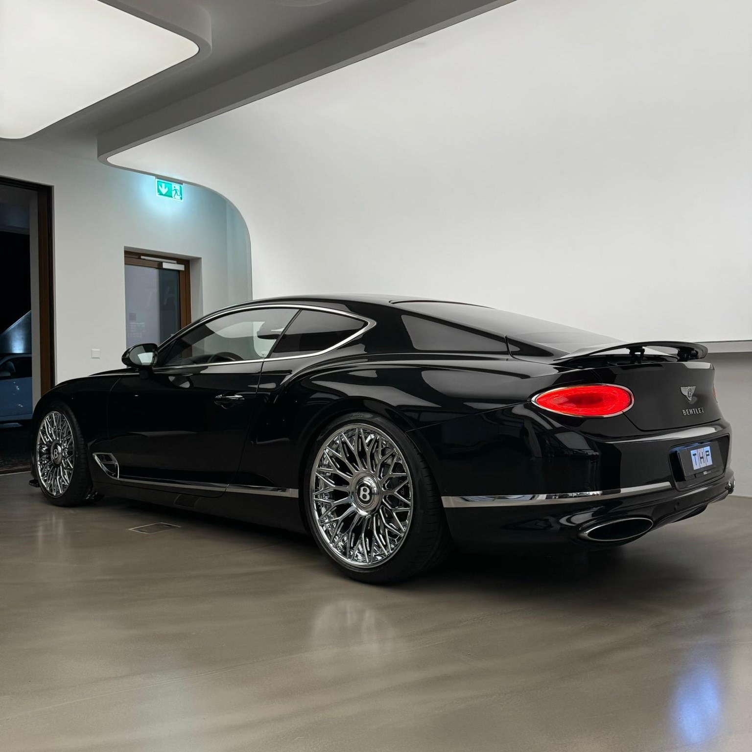 BENTLEY Continental GT 6.0 W12-image-4