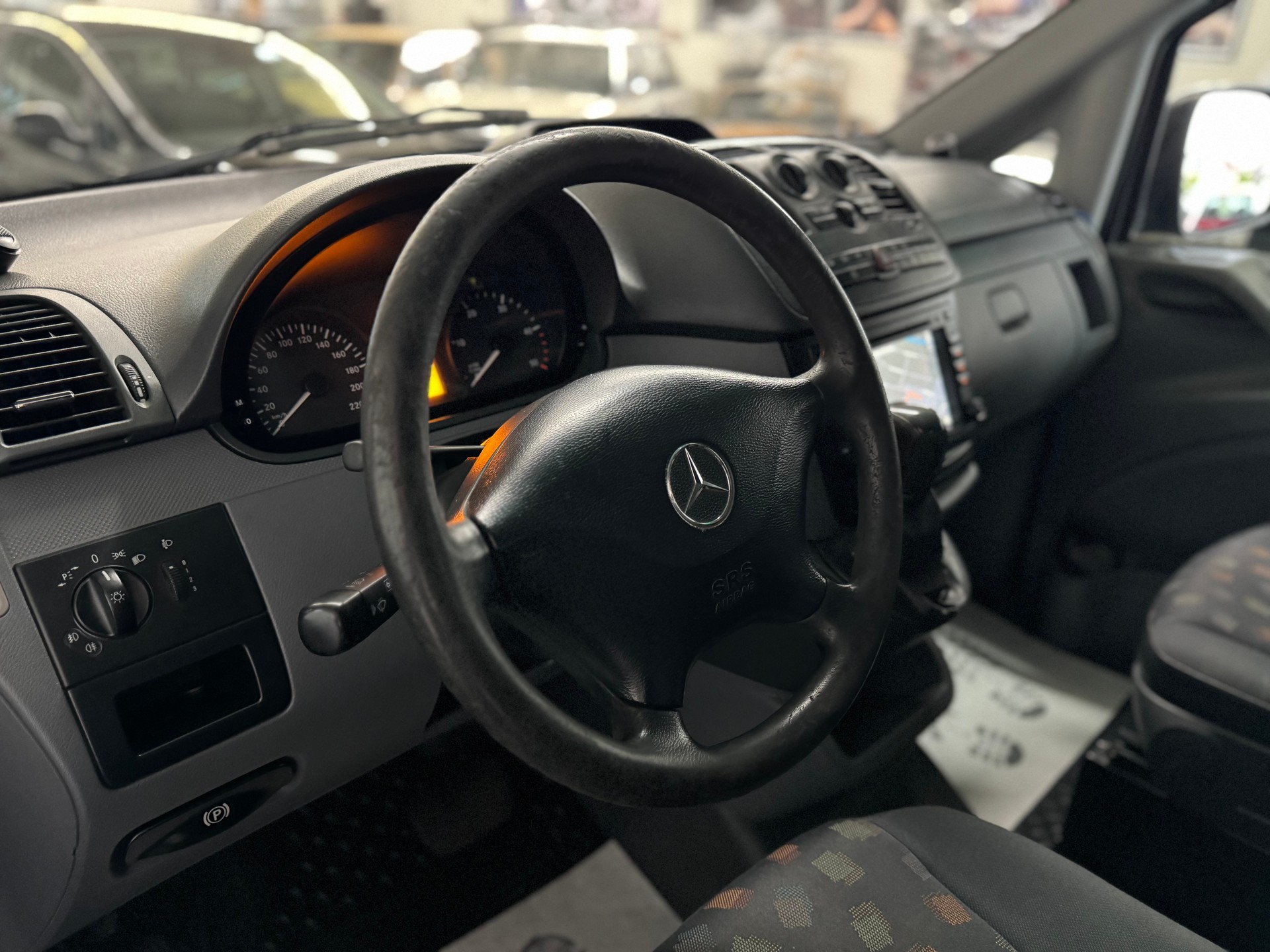 MERCEDES-BENZ Vito 115 CDI EL-image-12