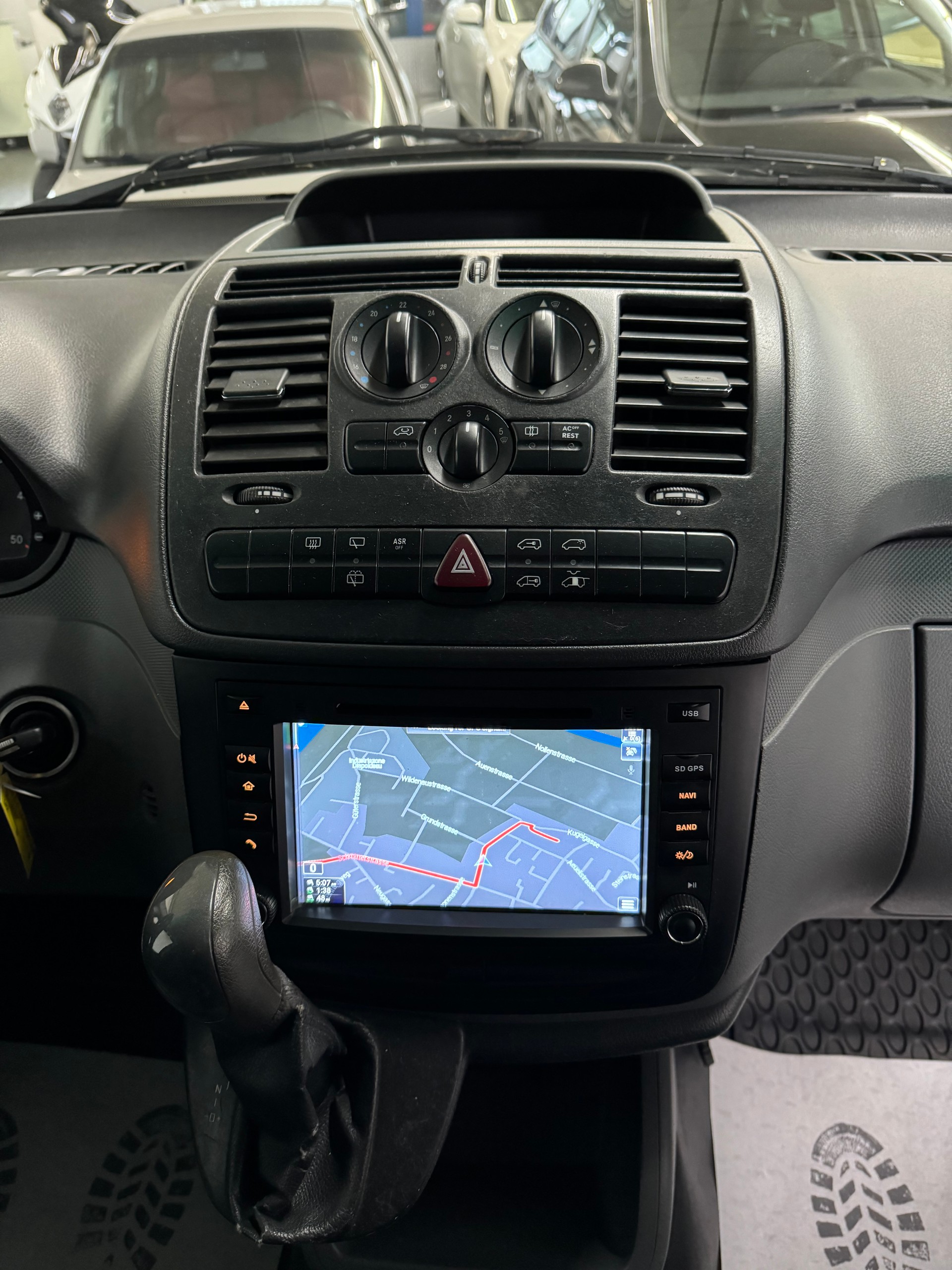 MERCEDES-BENZ Vito 115 CDI EL-image-15