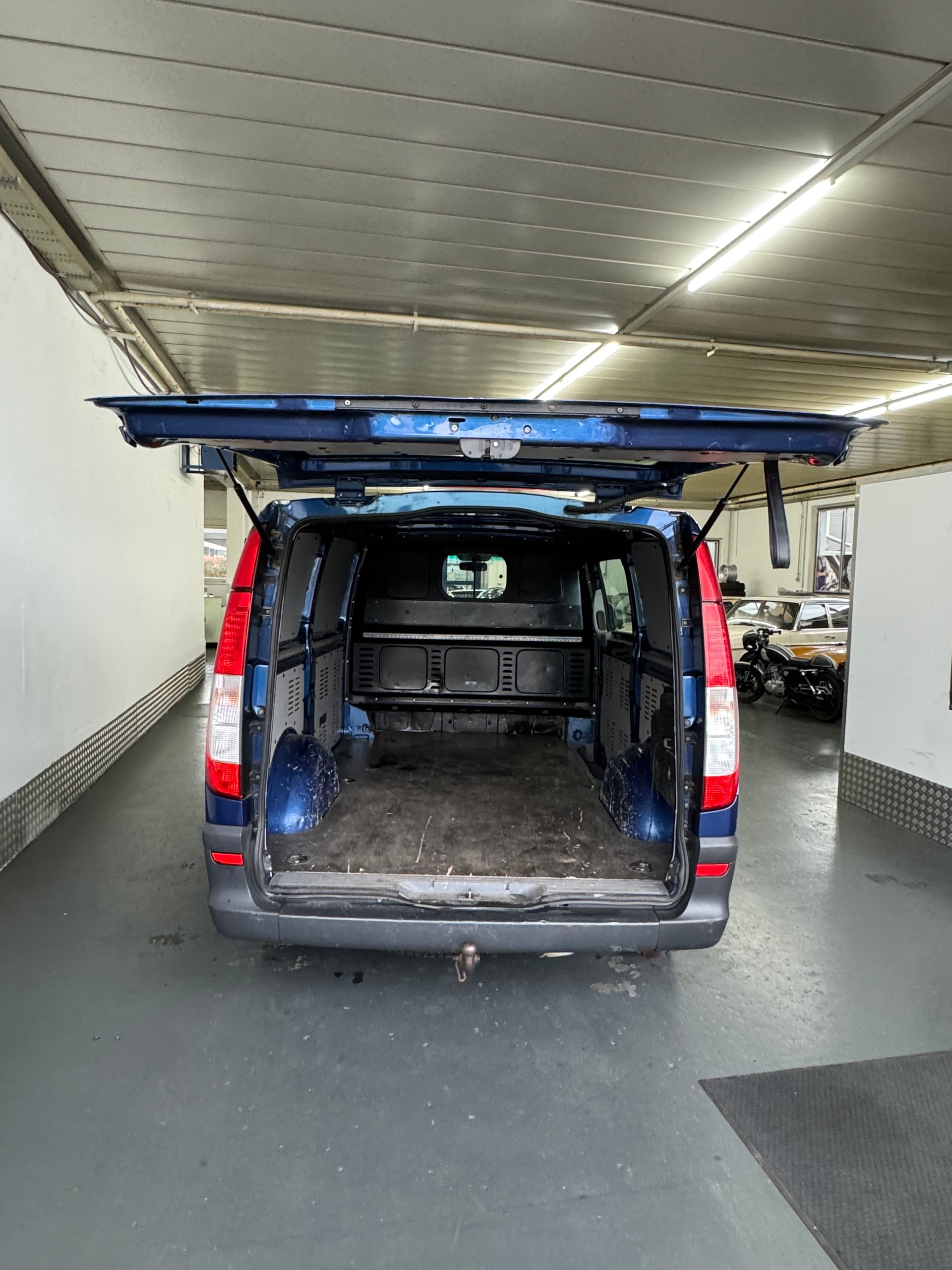 MERCEDES-BENZ Vito 115 CDI EL-image-10