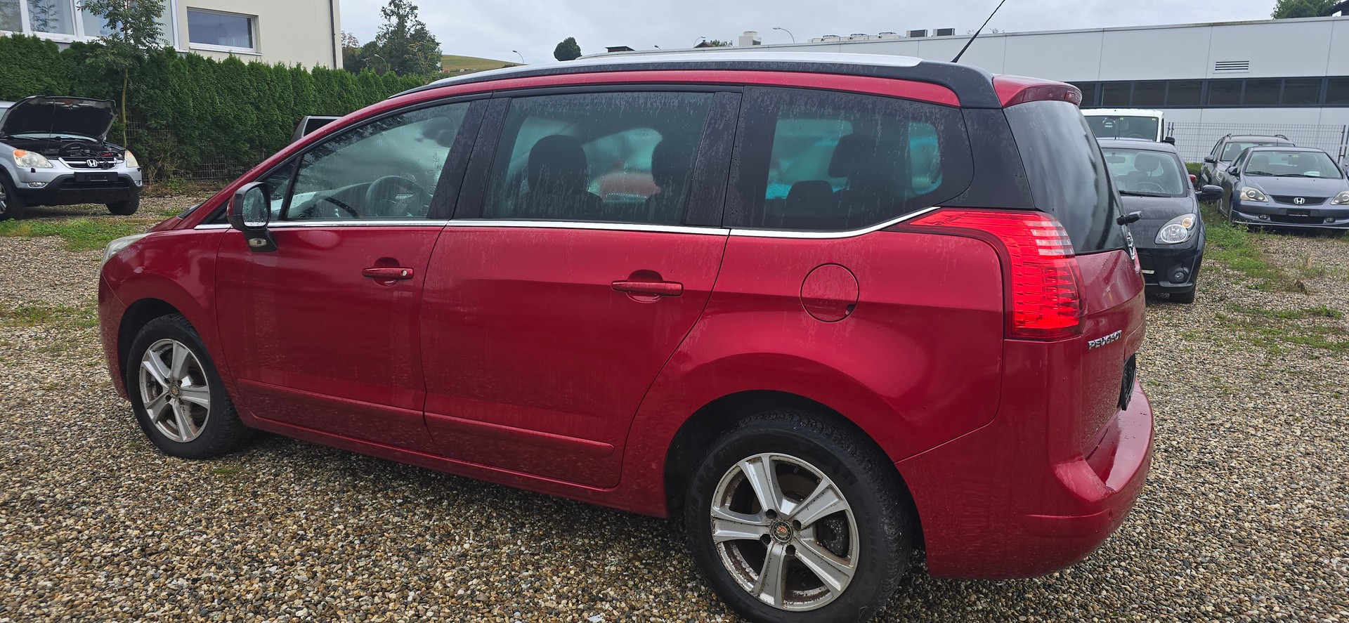PEUGEOT 5008 1.6 16V T Sport Pack-image-2