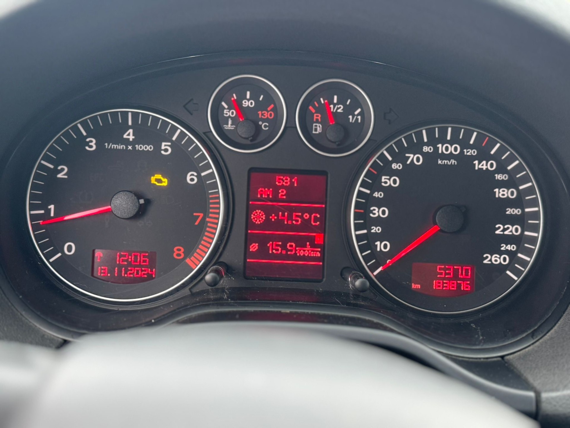 AUDI A3 Sportback 1.8 Turbo FSI Attraction-image-5