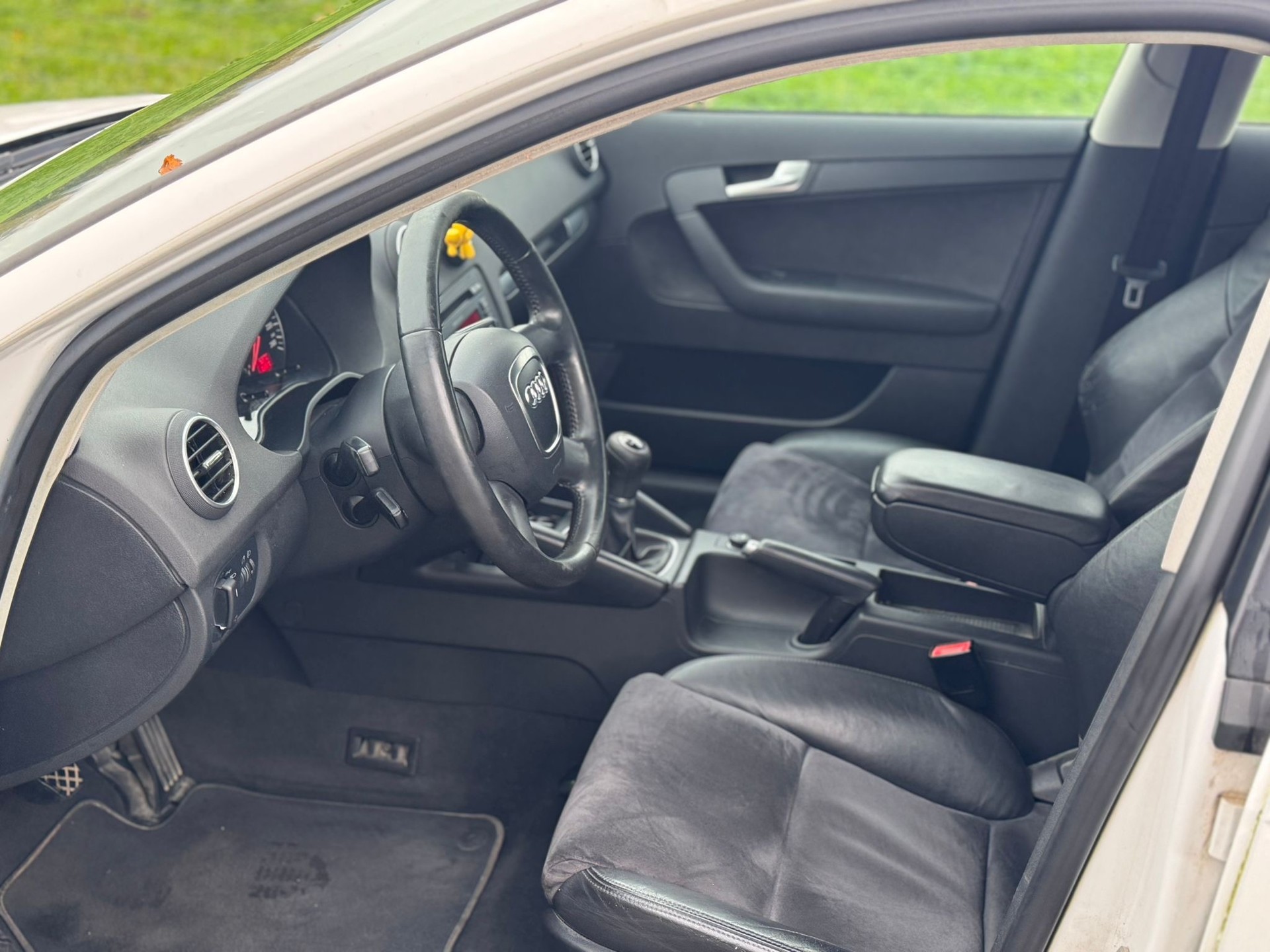 AUDI A3 Sportback 1.8 Turbo FSI Attraction-image-4