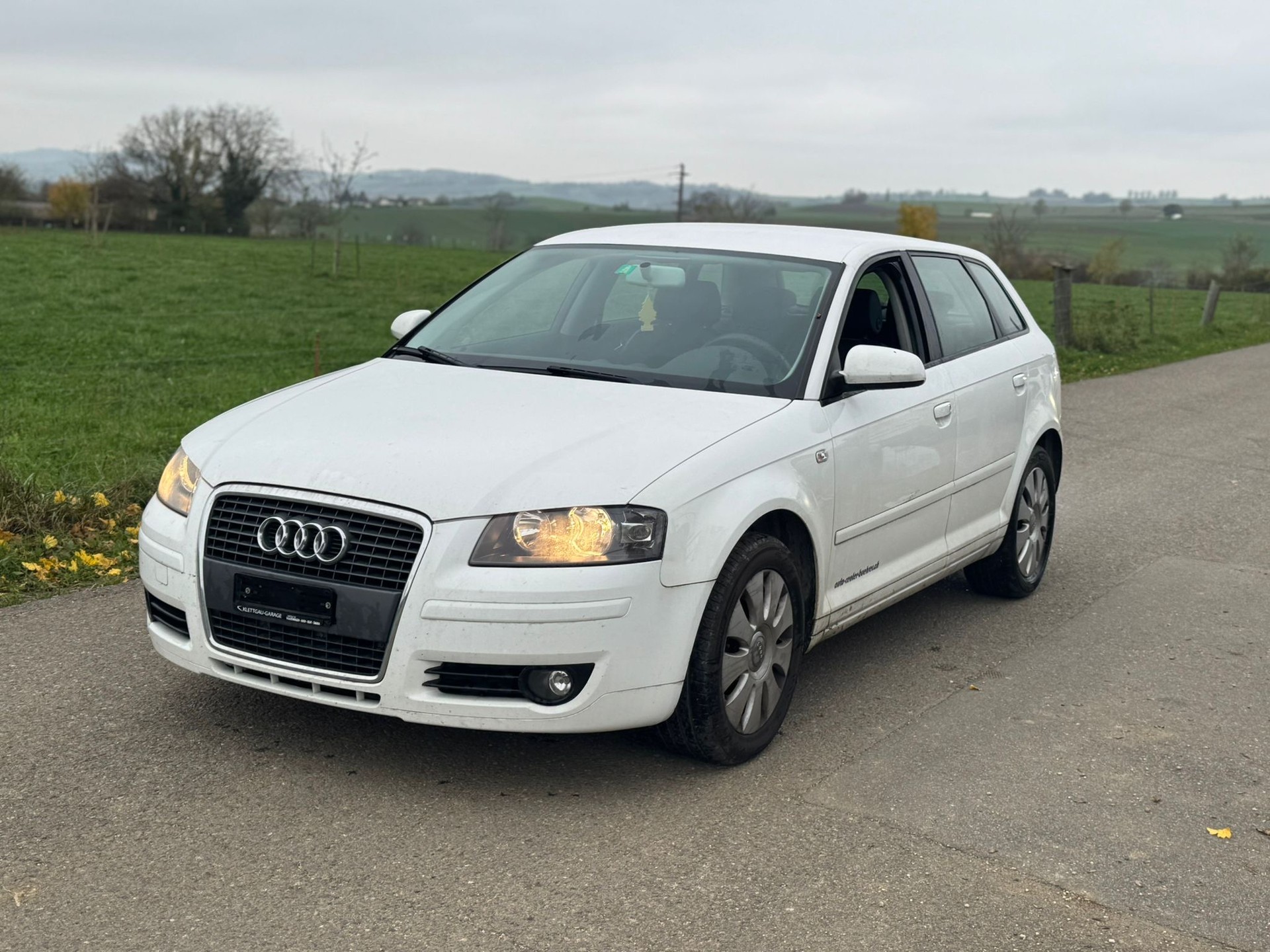 AUDI A3 Sportback 1.8 Turbo FSI Attraction-image-0