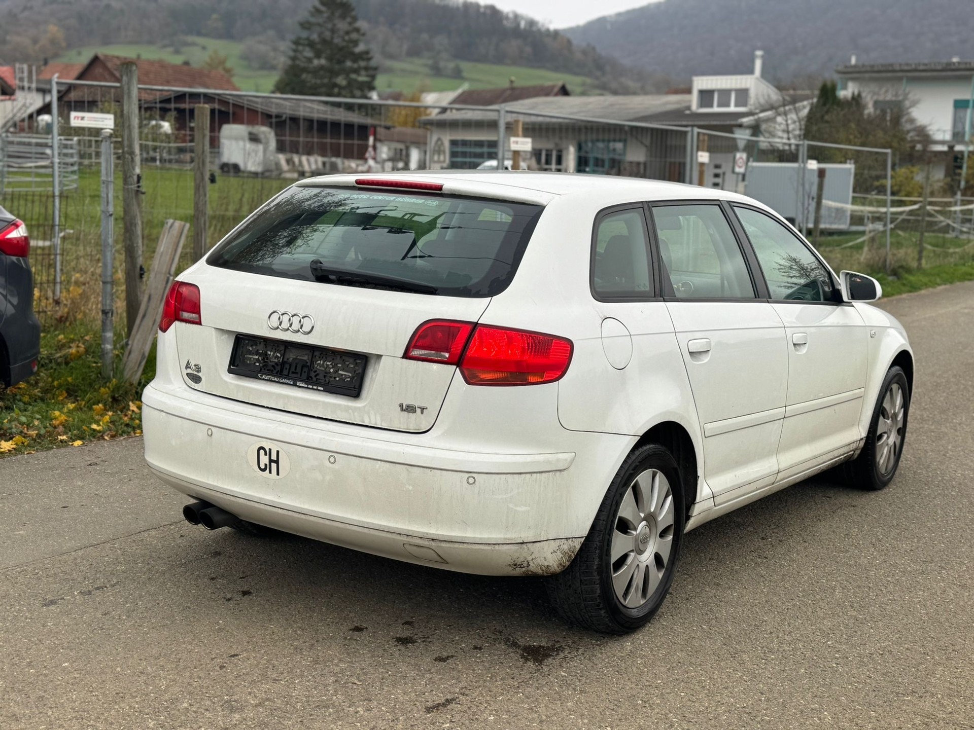 AUDI A3 Sportback 1.8 Turbo FSI Attraction-image-2