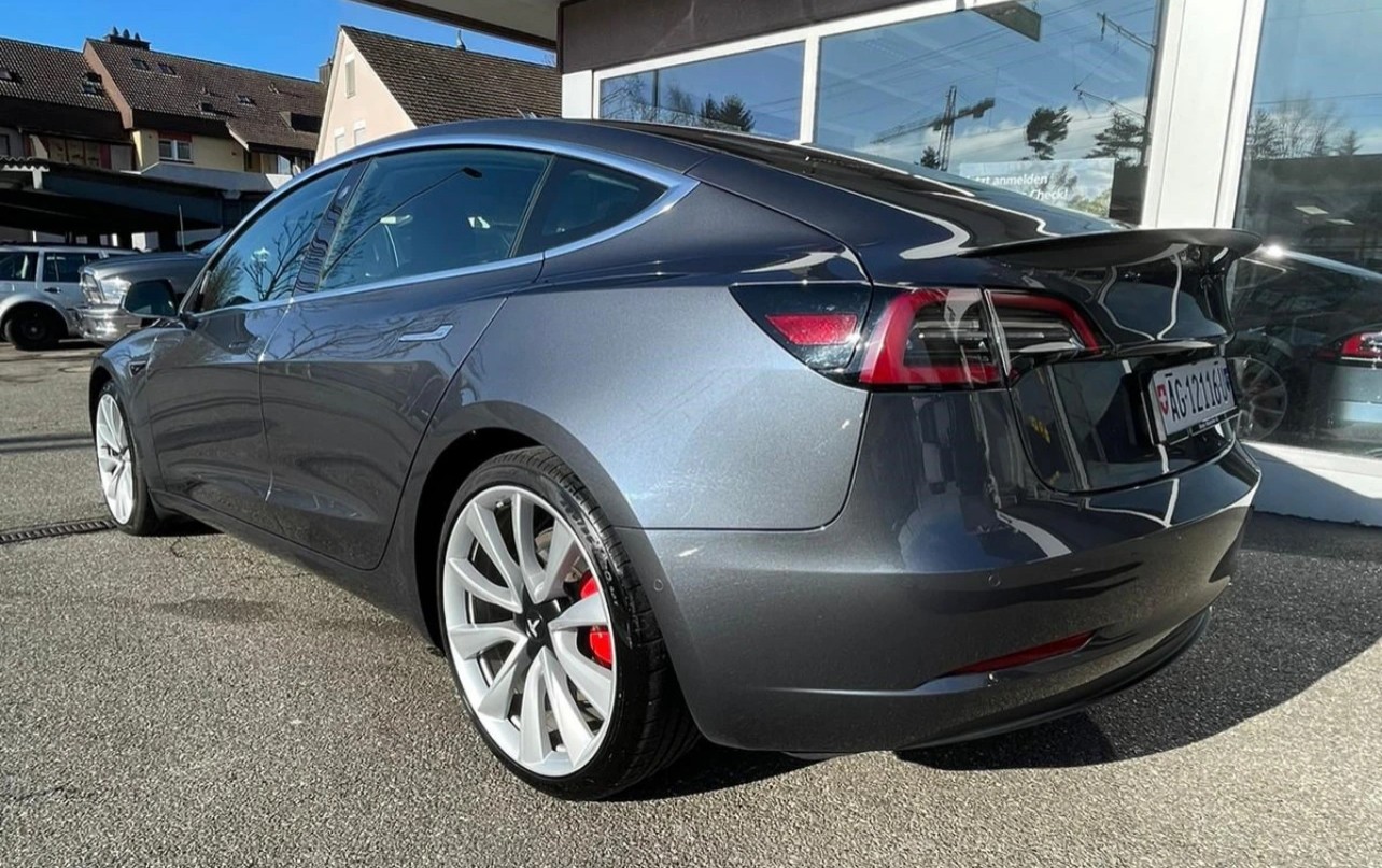 TESLA MODEL 3 Performance 530Km Dual Motor AWD CH-Auto 60% unter Neupreis-image-3
