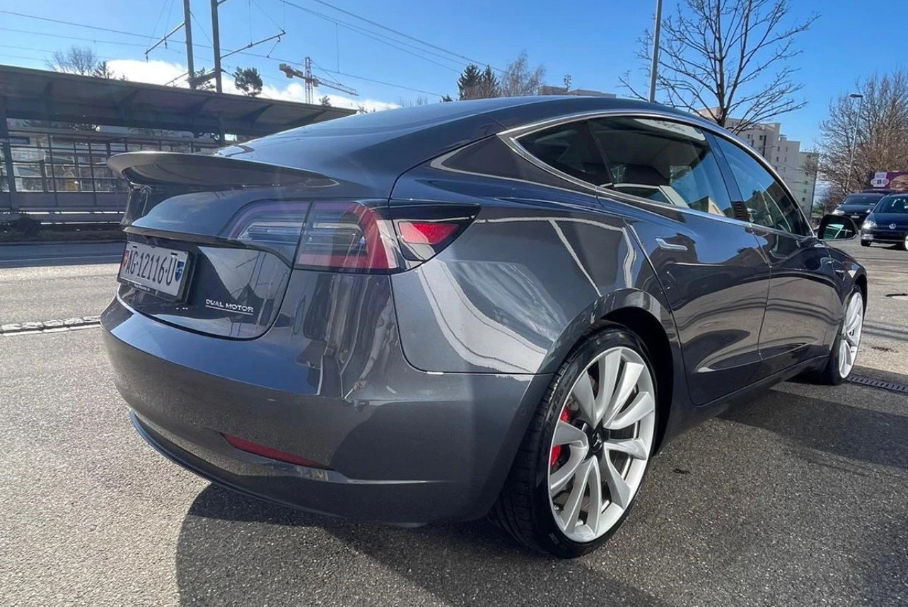 TESLA MODEL 3 Performance 530Km Dual Motor AWD CH-Auto 60% unter Neupreis-image-2
