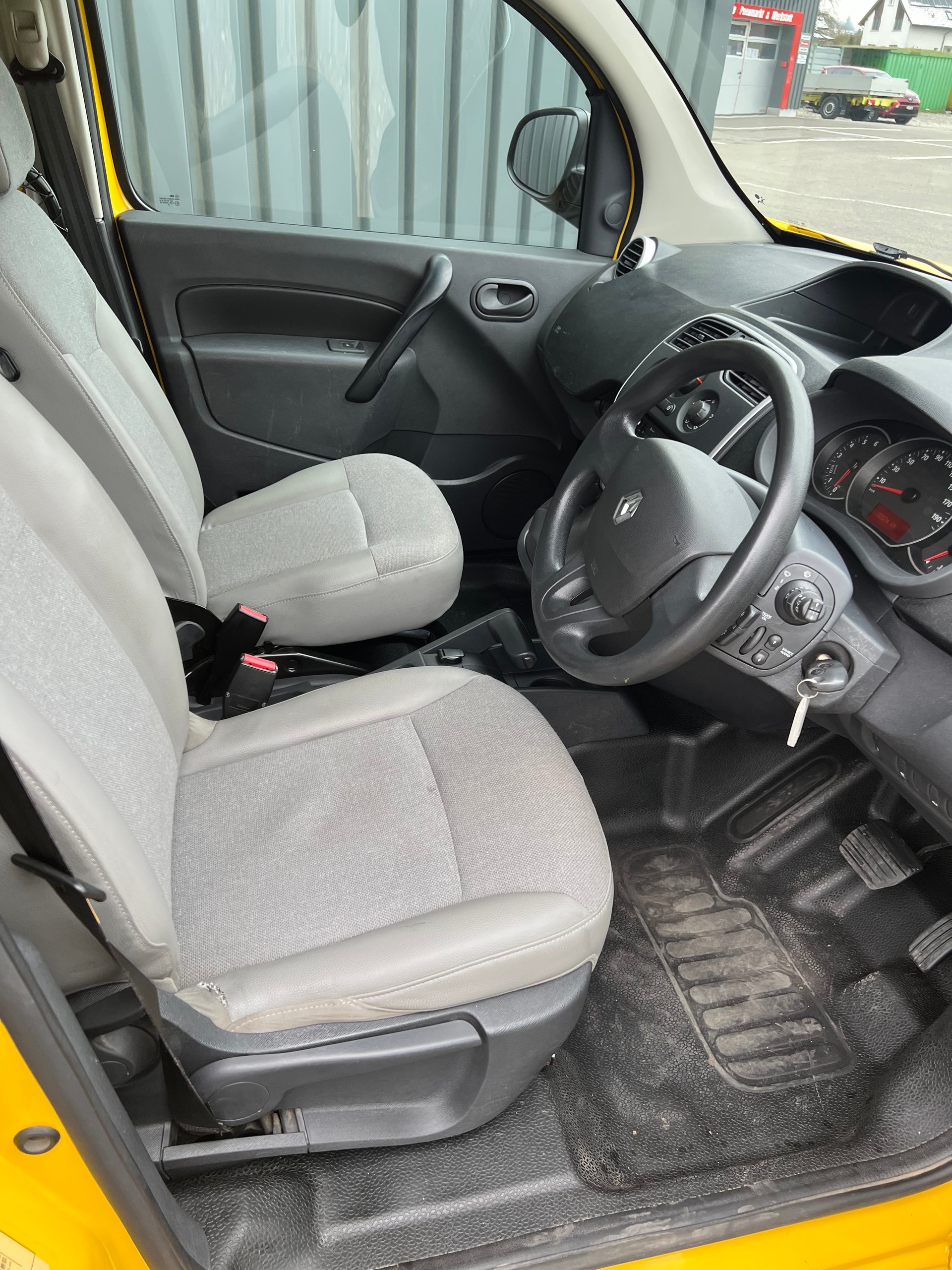 RENAULT Kangoo Medium TCe 115 Business A-image-11