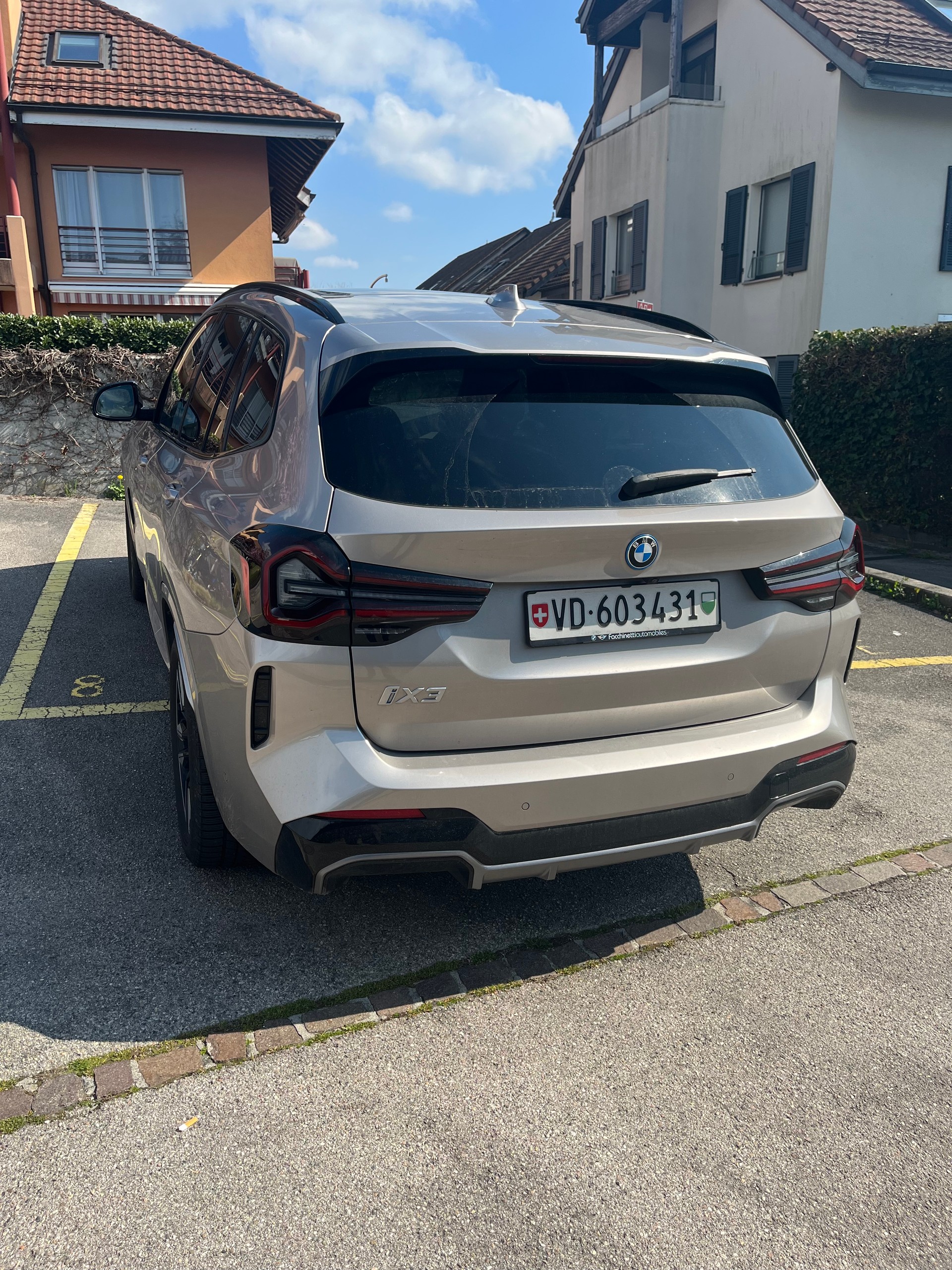 BMW iX3 Inspiring-image-2