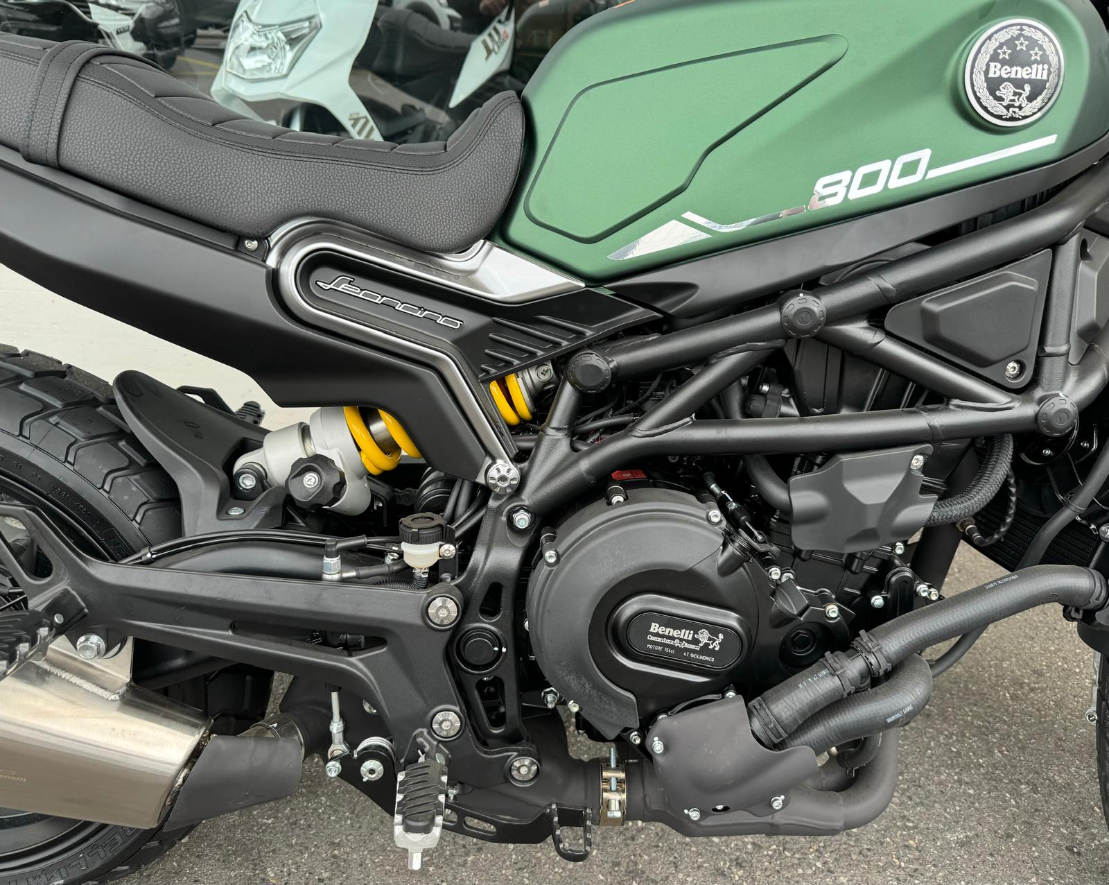 BENELLI Leoncino 800-showroom-element-3