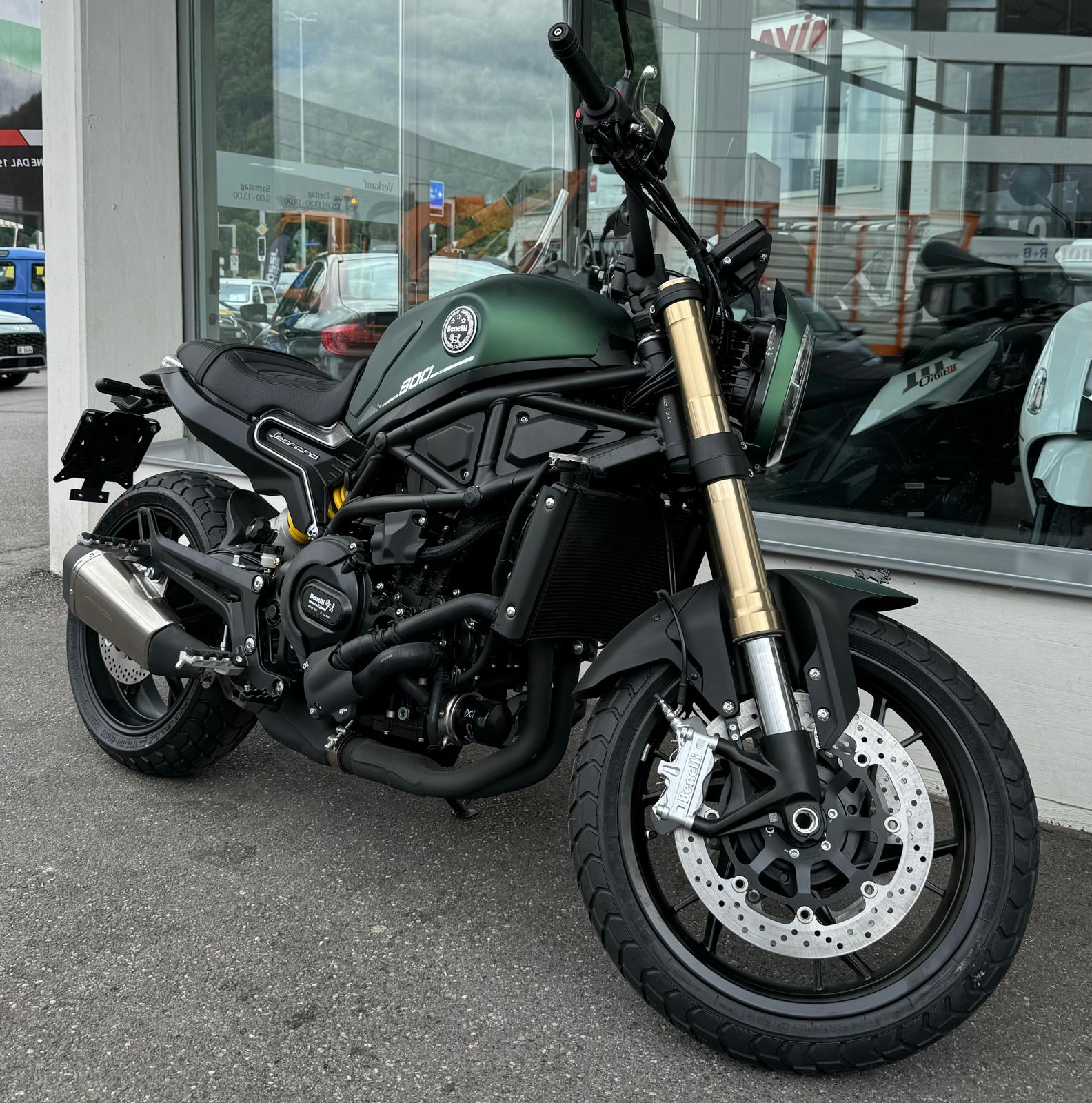 BENELLI Leoncino 800-showroom-element-1