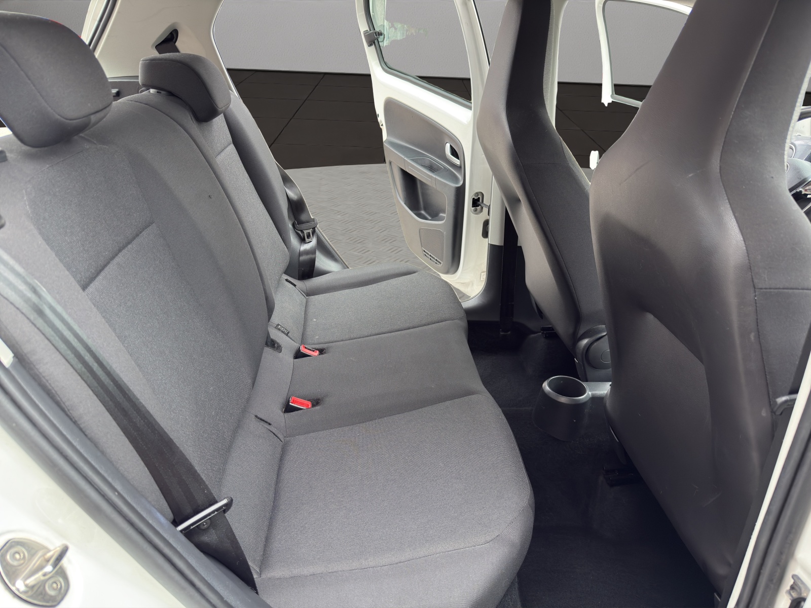 VW Up 1.0 move up-image-16