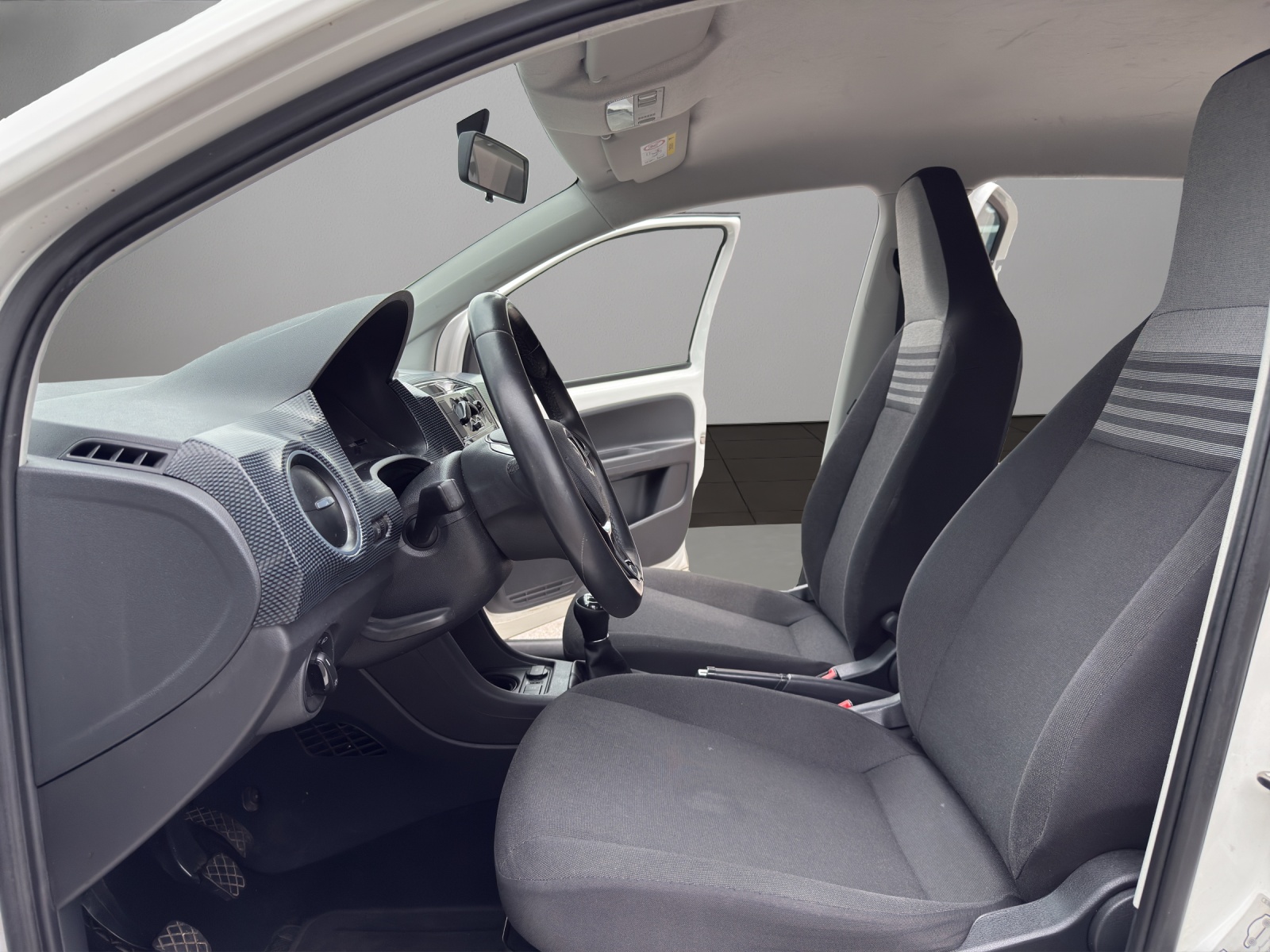 VW Up 1.0 move up-image-8