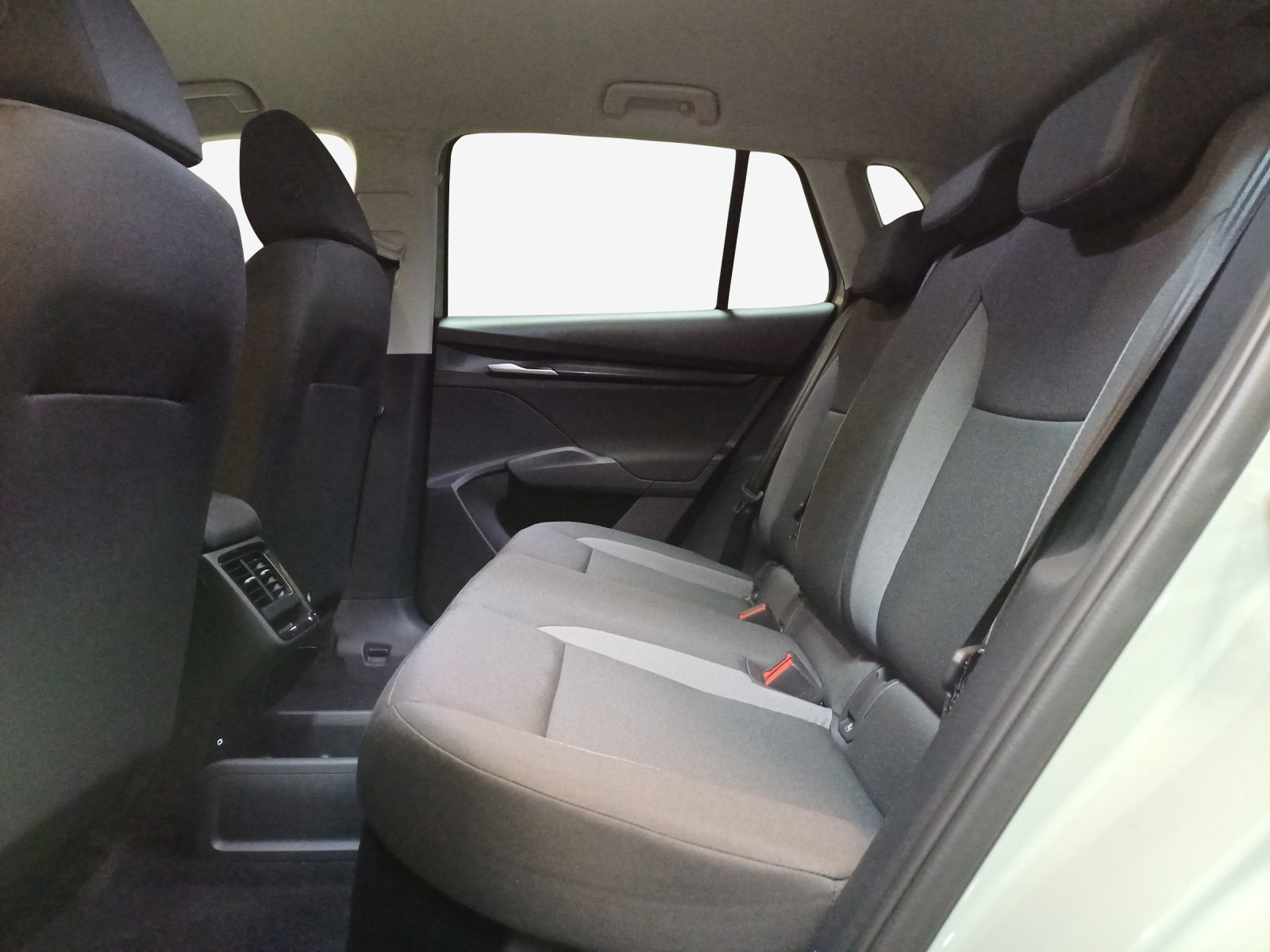 SKODA Elroq 60-image-11