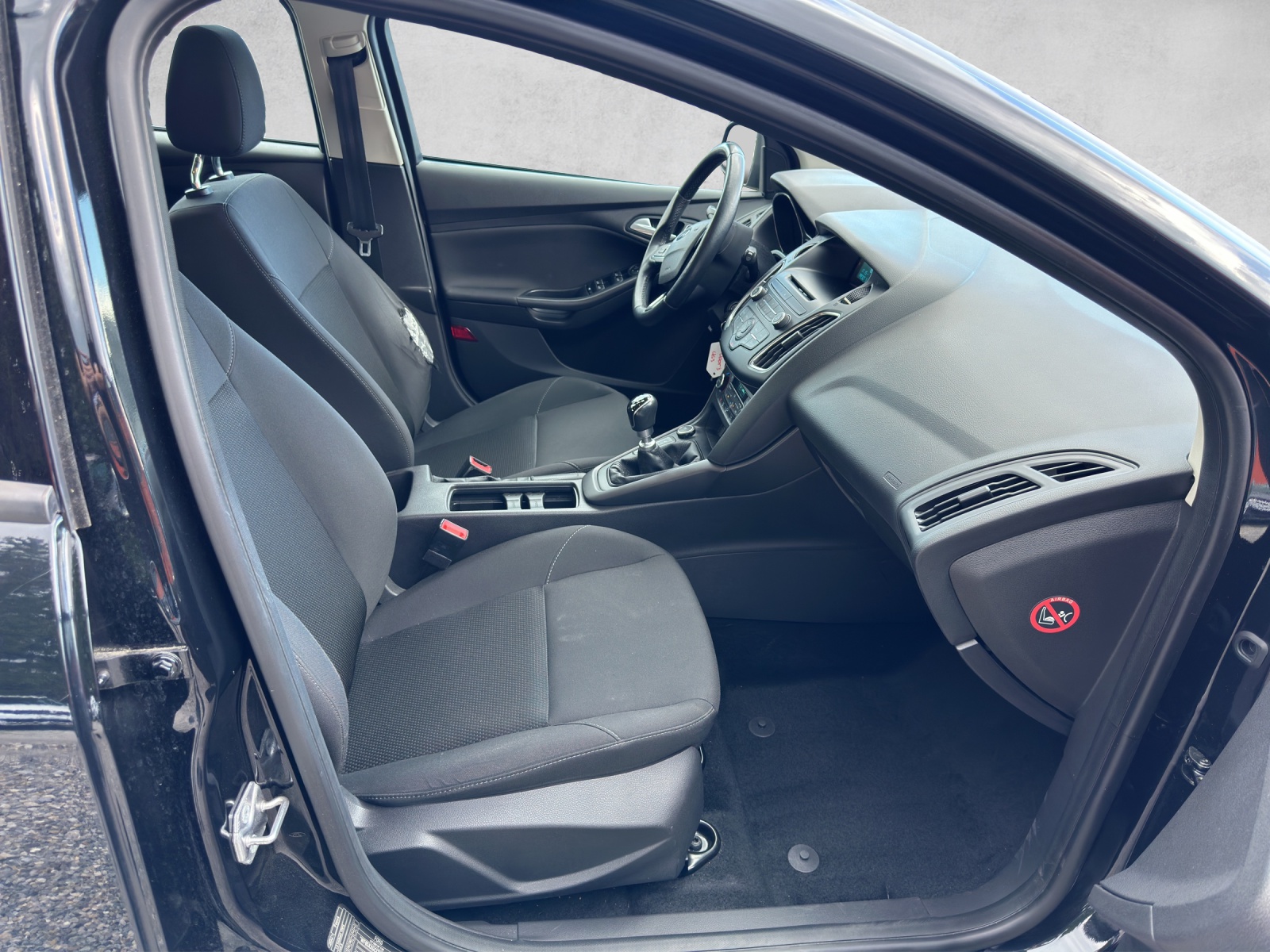 FORD Focus 1.0 SCTi Titanium-image-11