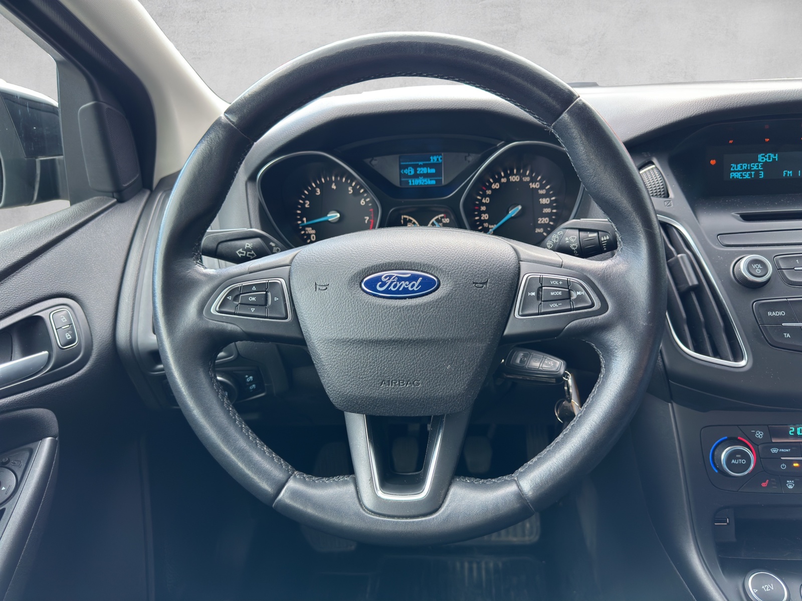FORD Focus 1.0 SCTi Titanium-image-18