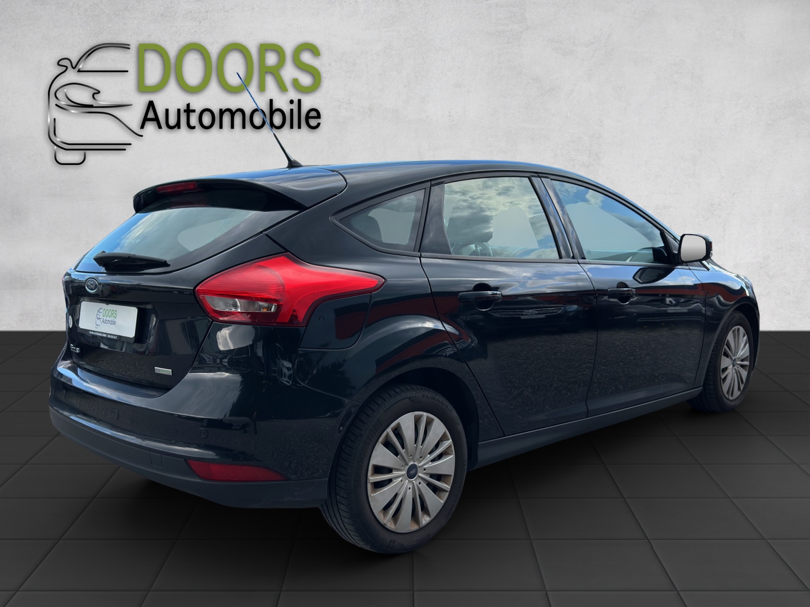 FORD Focus 1.0 SCTi Titanium-image-3
