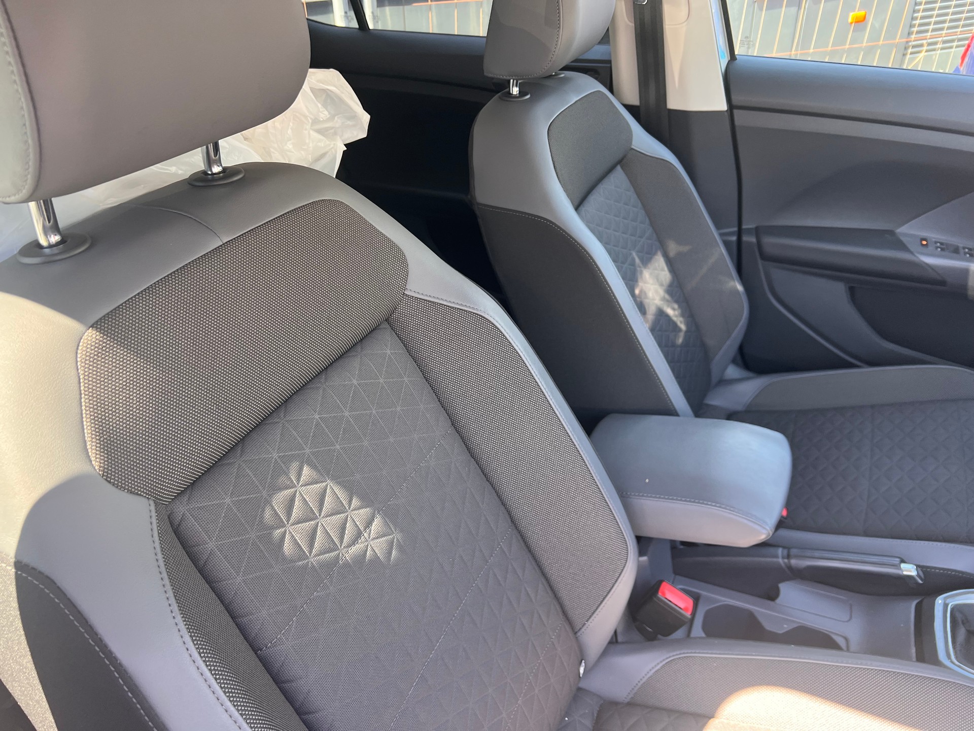 VW T-Cross 1.0 TSI Style DSG-image-11