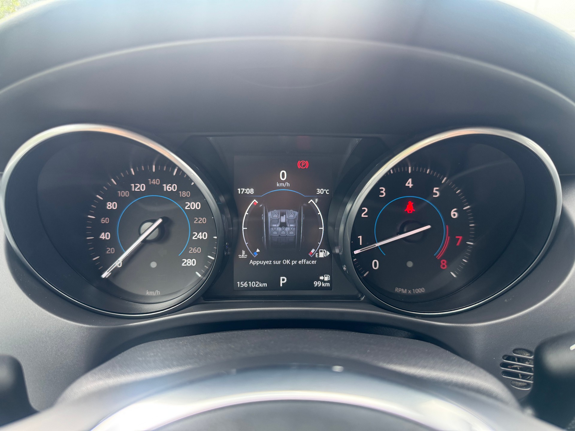 JAGUAR F-Pace 3.0 V6 Pure AWD Automatik-image-6