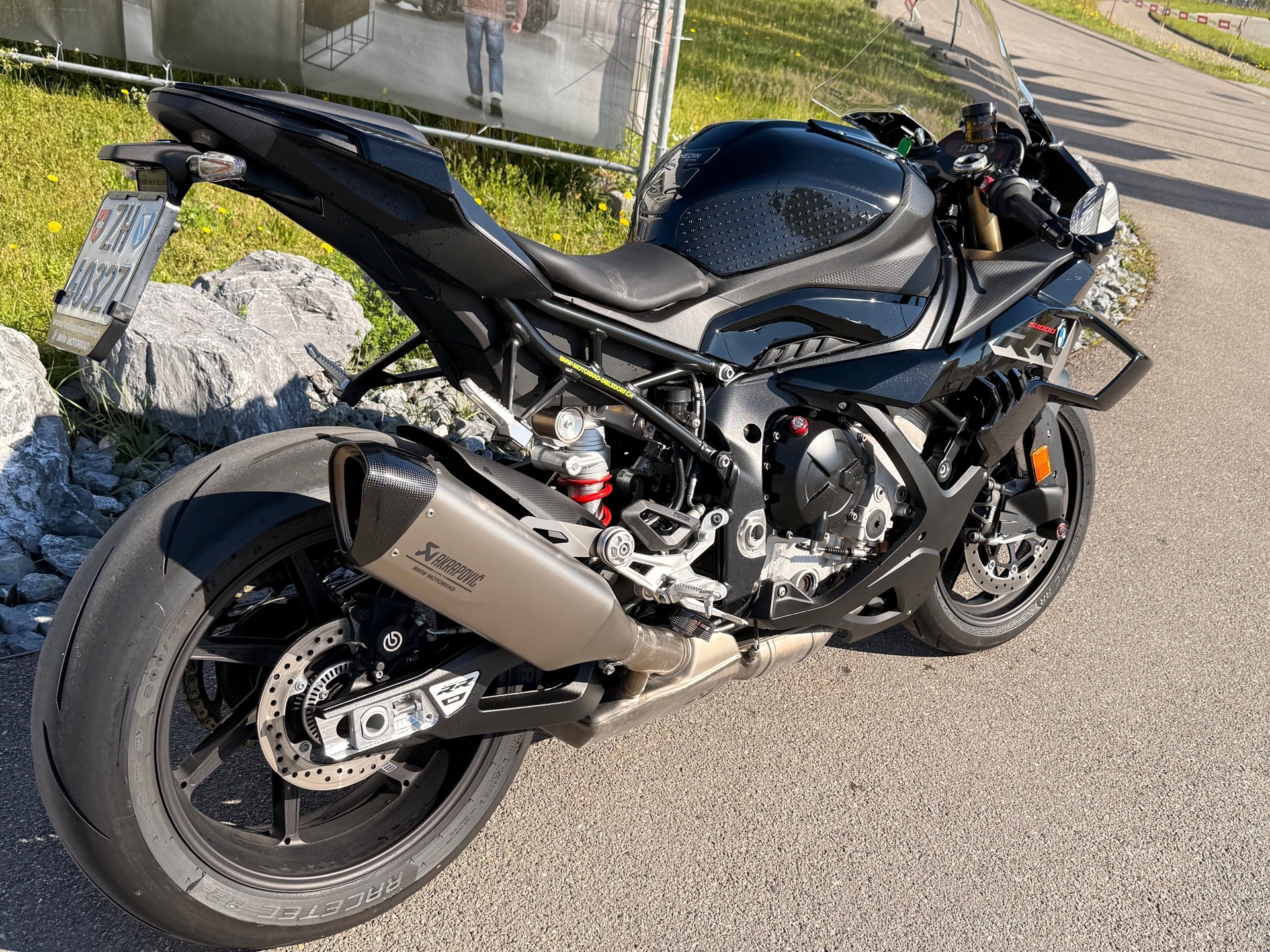 BMW S 1000 RR-showroom-element-1