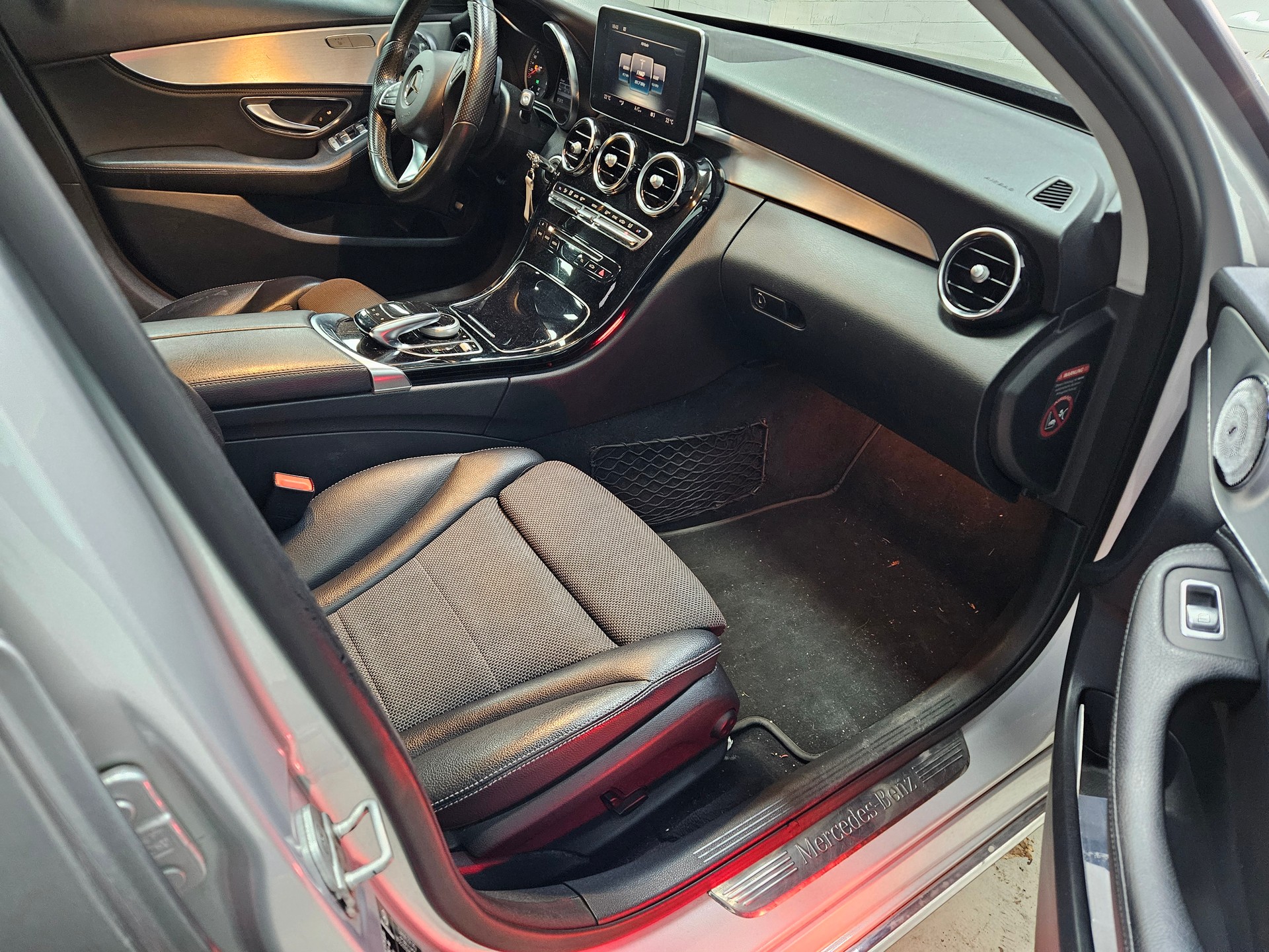MERCEDES-BENZ C 180 Exclusive 7G-Tronic-image-9