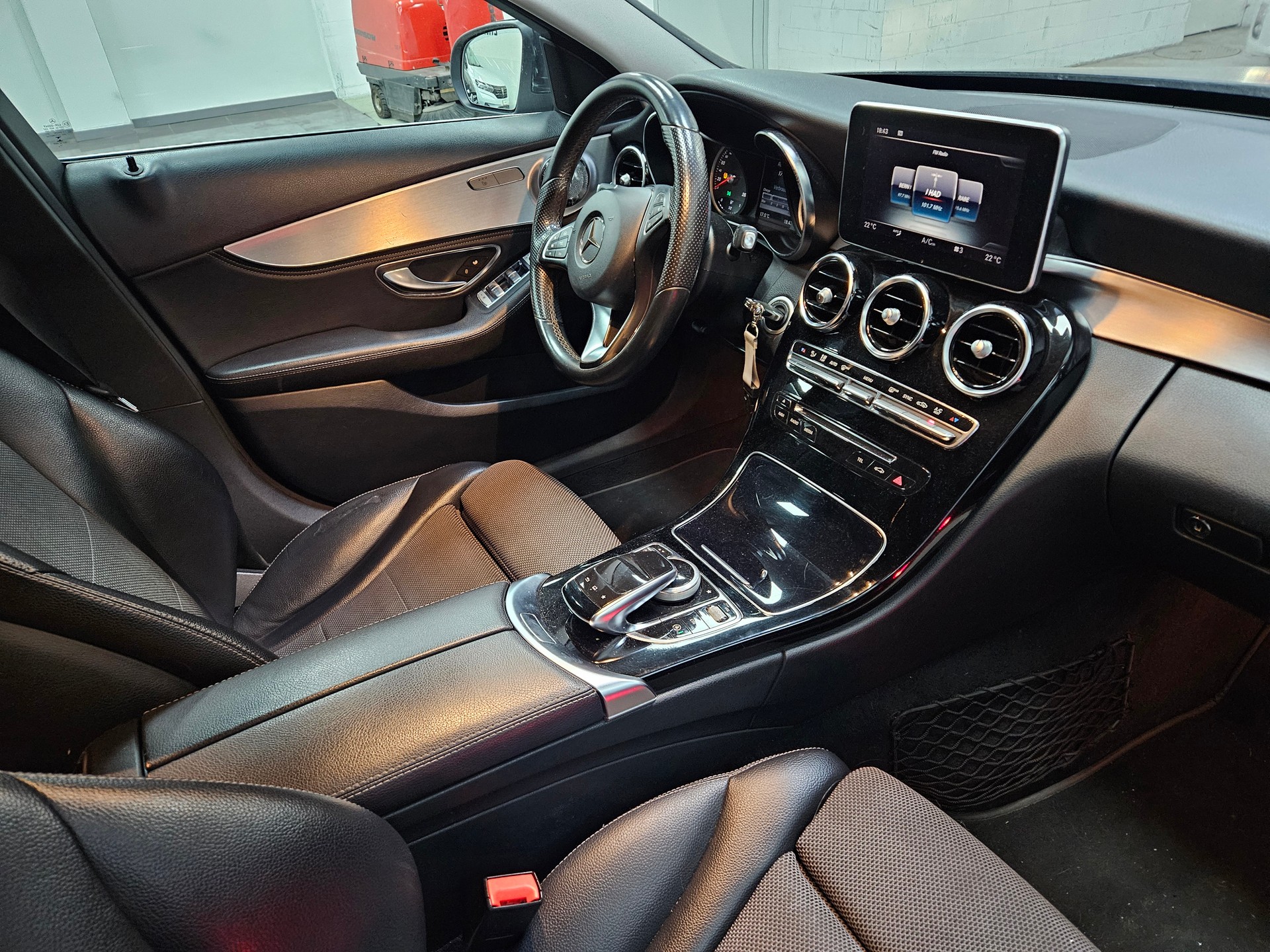 MERCEDES-BENZ C 180 Exclusive 7G-Tronic-image-12