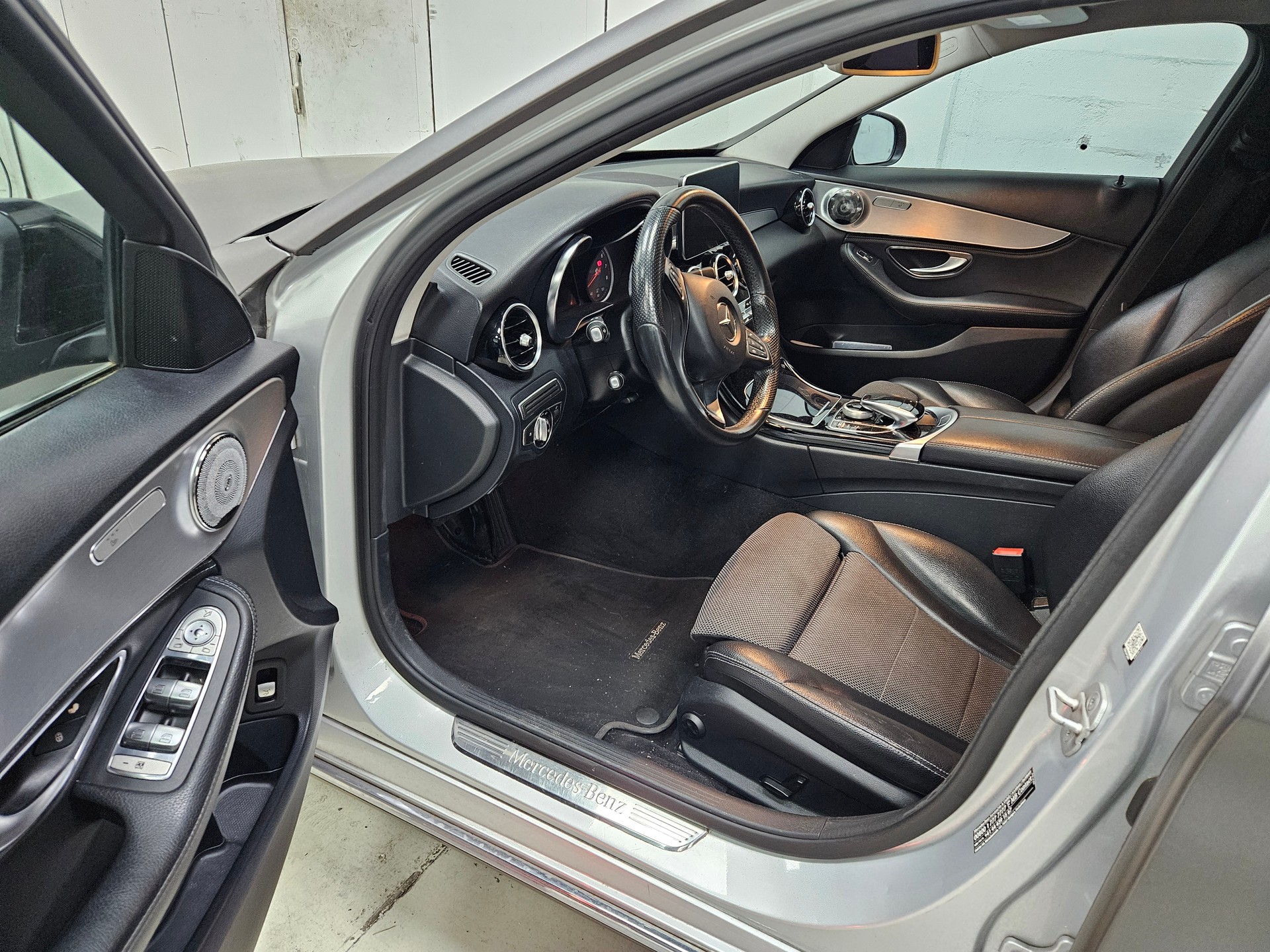 MERCEDES-BENZ C 180 Exclusive 7G-Tronic-image-6