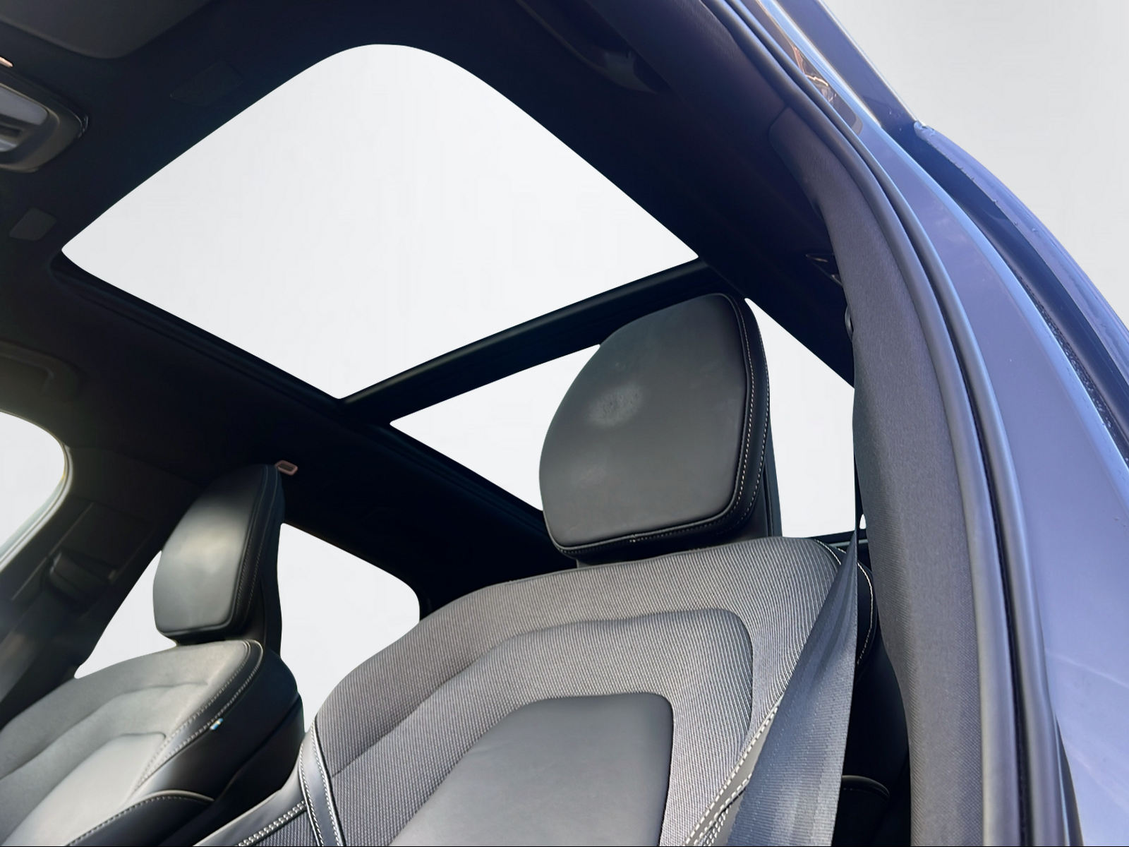 VOLVO XC60 2.0 T8 TE Plus Dark eAWD-image-15