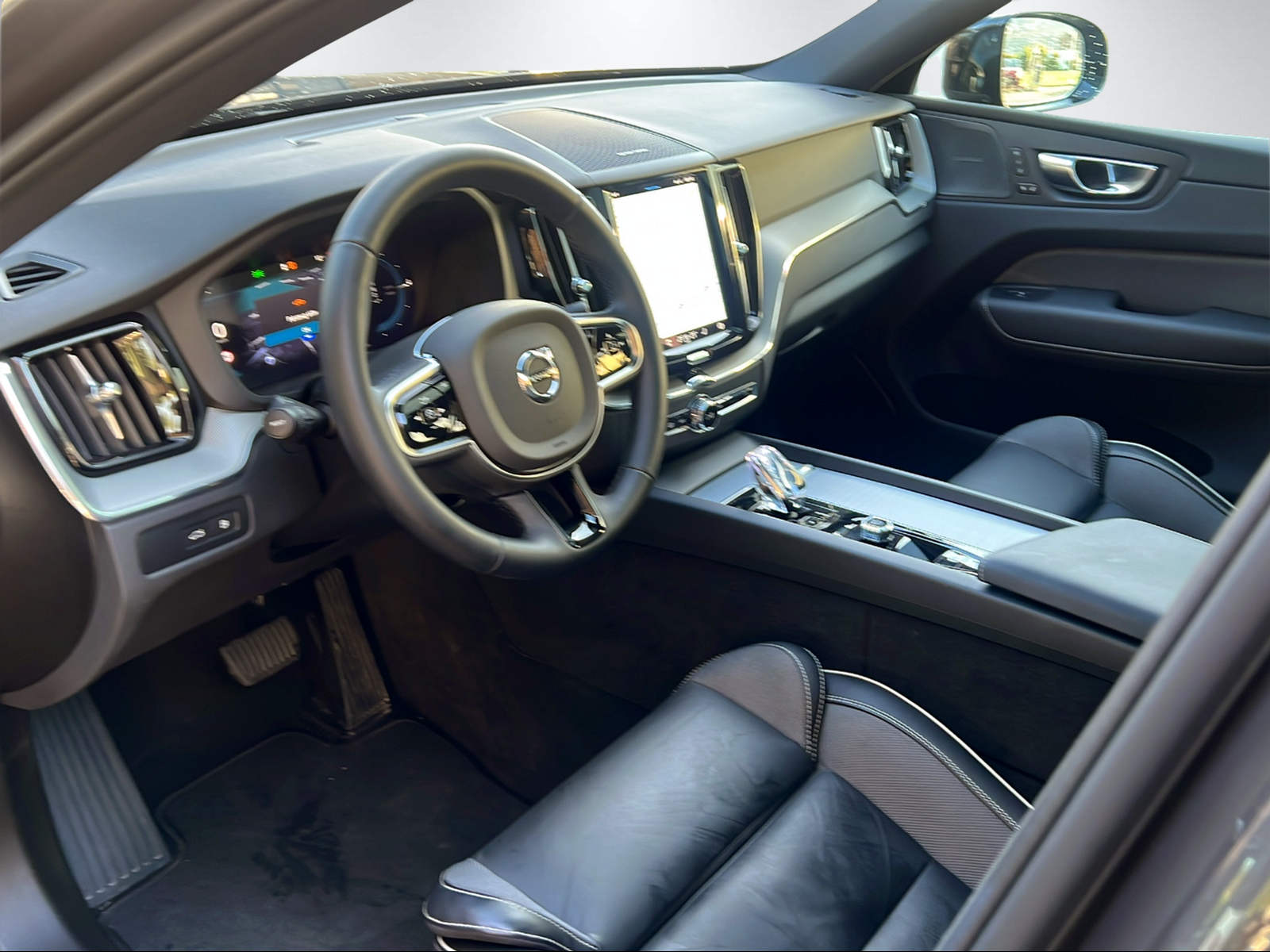 VOLVO XC60 2.0 T8 TE Plus Dark eAWD-image-13