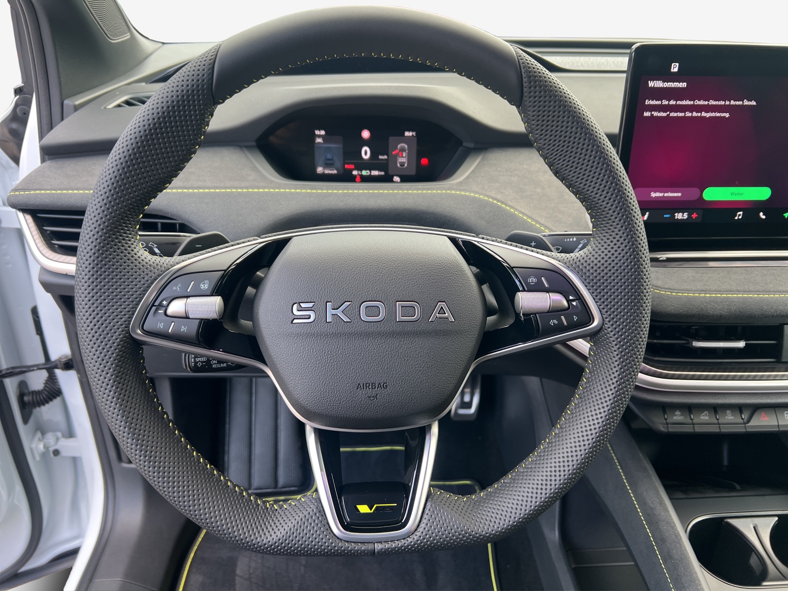 SKODA Elroq 85 RS 4x4-image-9