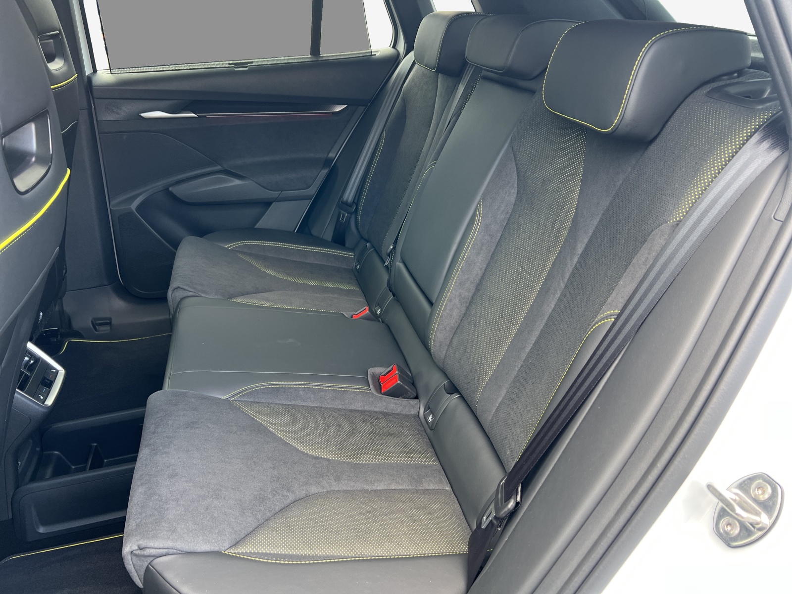 SKODA Elroq 85 RS 4x4-image-11
