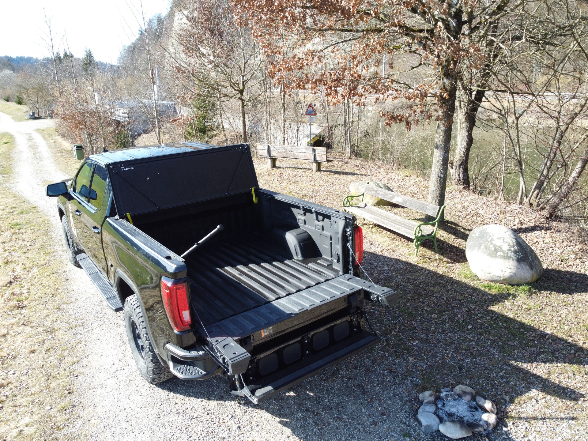 GMC 1500 AT4 V8 5,3L Modell 2019-image-3