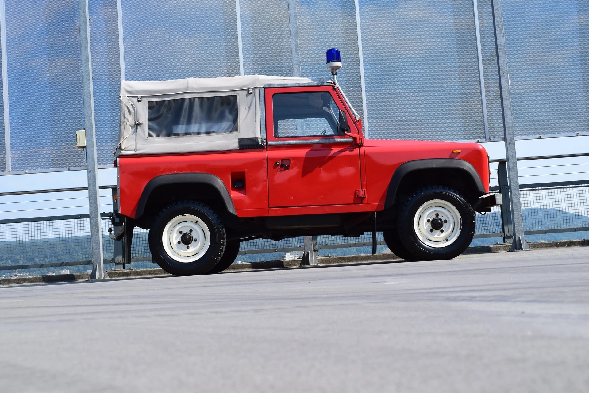 LAND ROVER 90 2.3 STATION WAGON l 75 PS-image-4