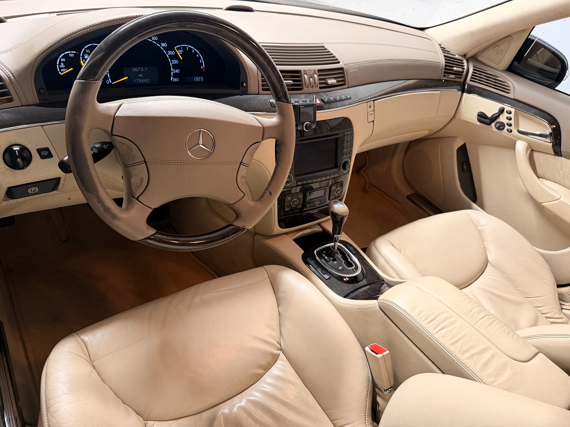 MERCEDES-BENZ S 500 4Matic-image-4