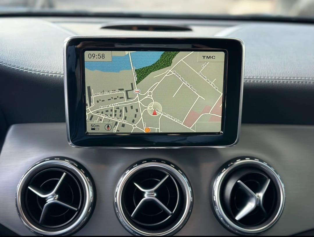 MERCEDES-BENZ GLA 45 AMG 4Matic 7G-DCT-image-14