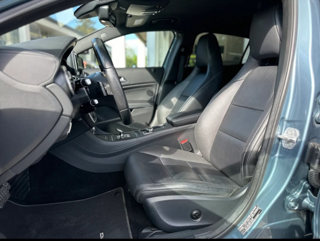 MERCEDES-BENZ GLA 45 AMG 4Matic 7G-DCT-image-9