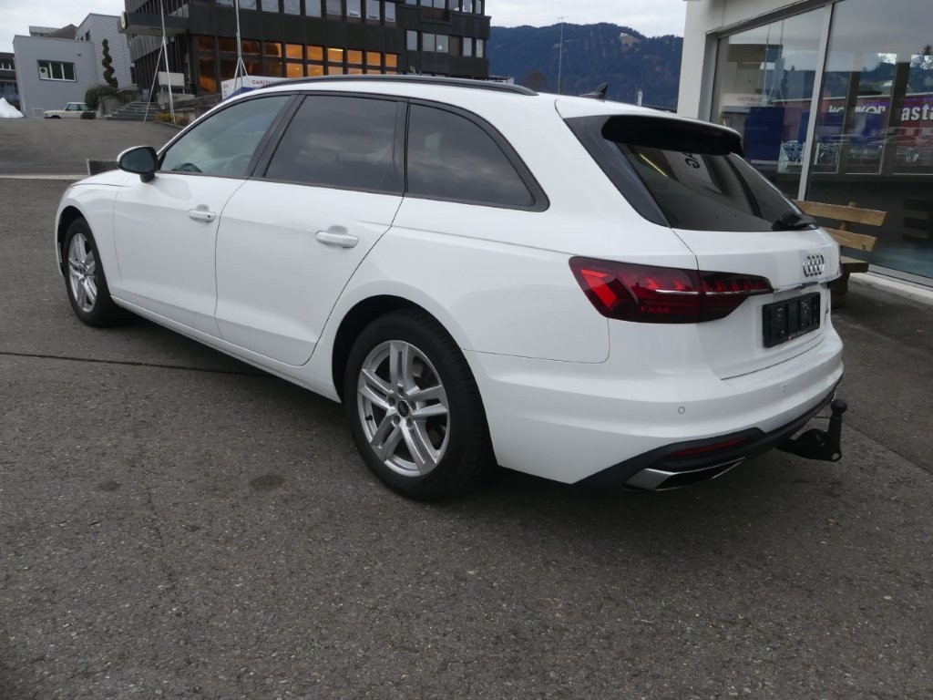 AUDI A4 Avant 40 TDI Attraction quattro S-tronic-image-1