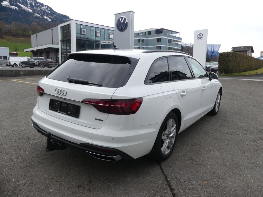 AUDI A4 Avant 40 TDI Attraction quattro S-tronic-image-3