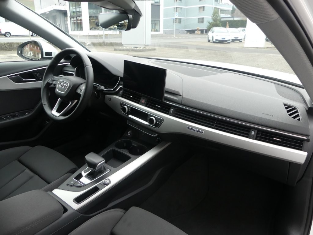 AUDI A4 Avant 40 TDI Attraction quattro S-tronic-image-8