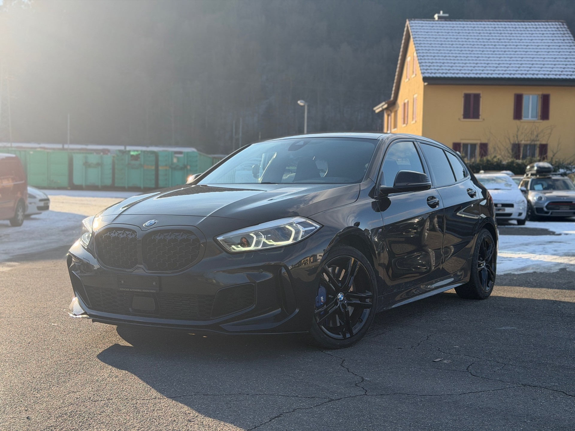 BMW M135i xDrive Steptronic-image-0