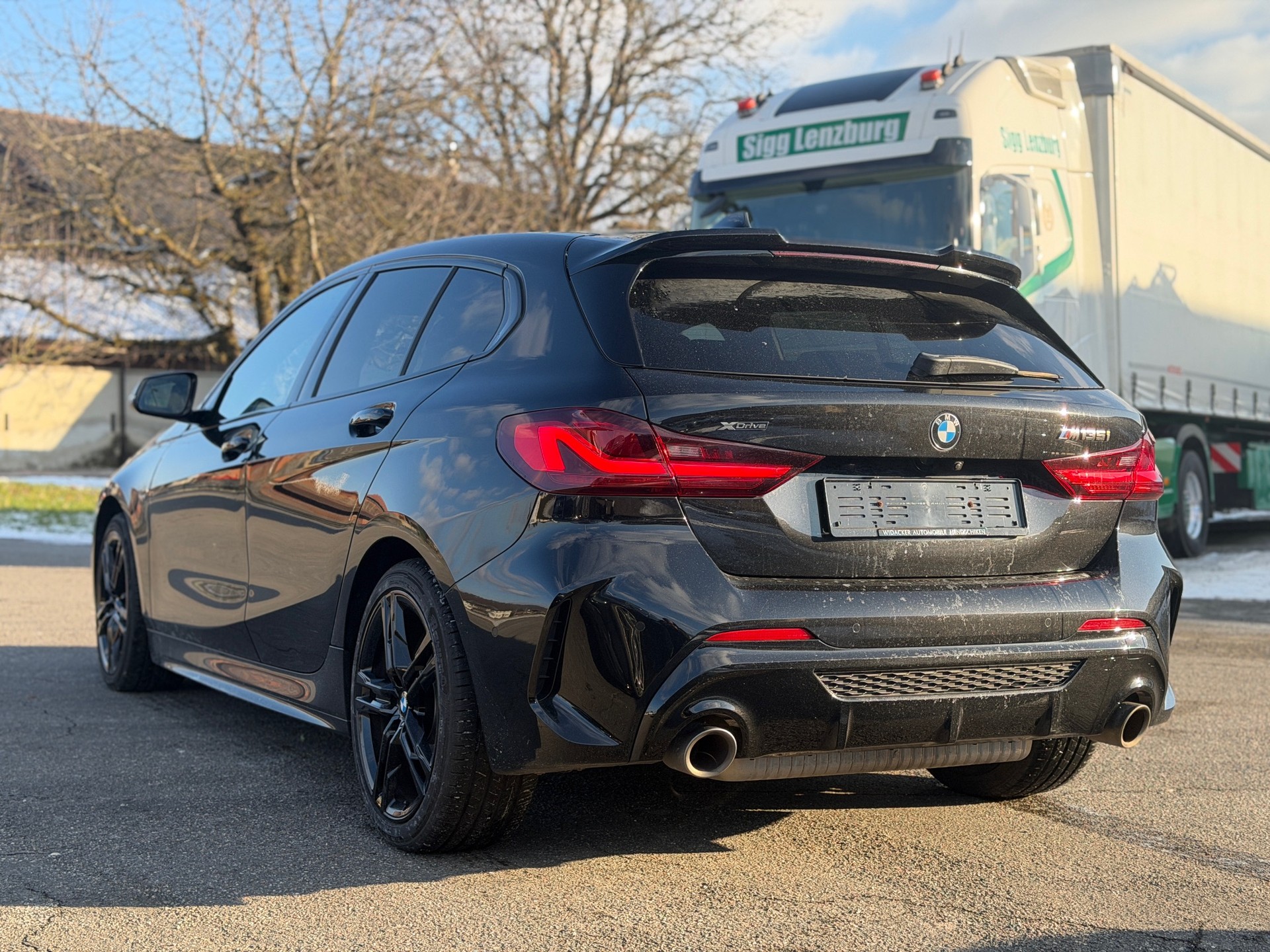 BMW M135i xDrive Steptronic-image-5
